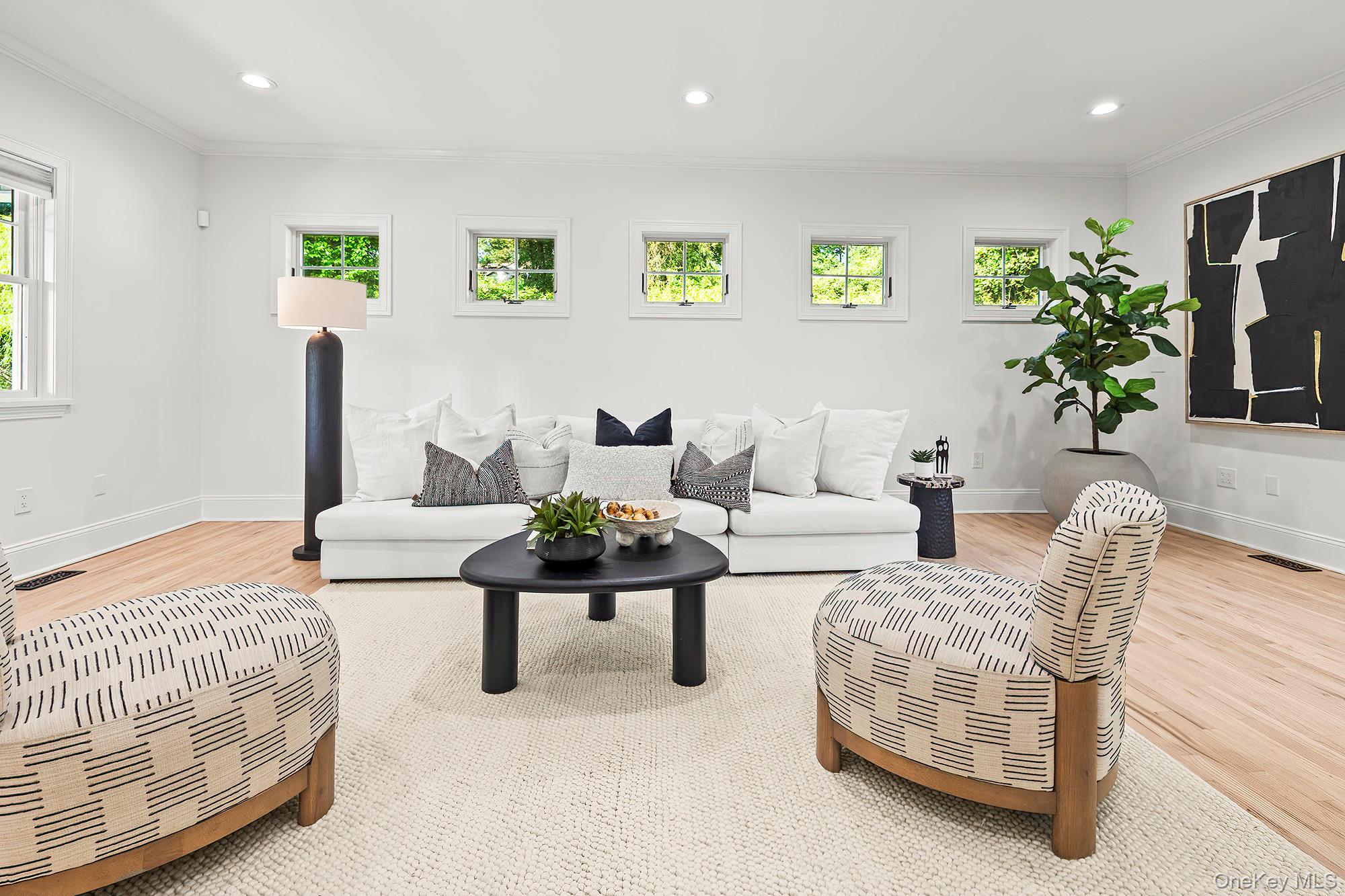 #4 photo, 2022 Van Cortlandt Circle, Yorktown Heights , NY 10598