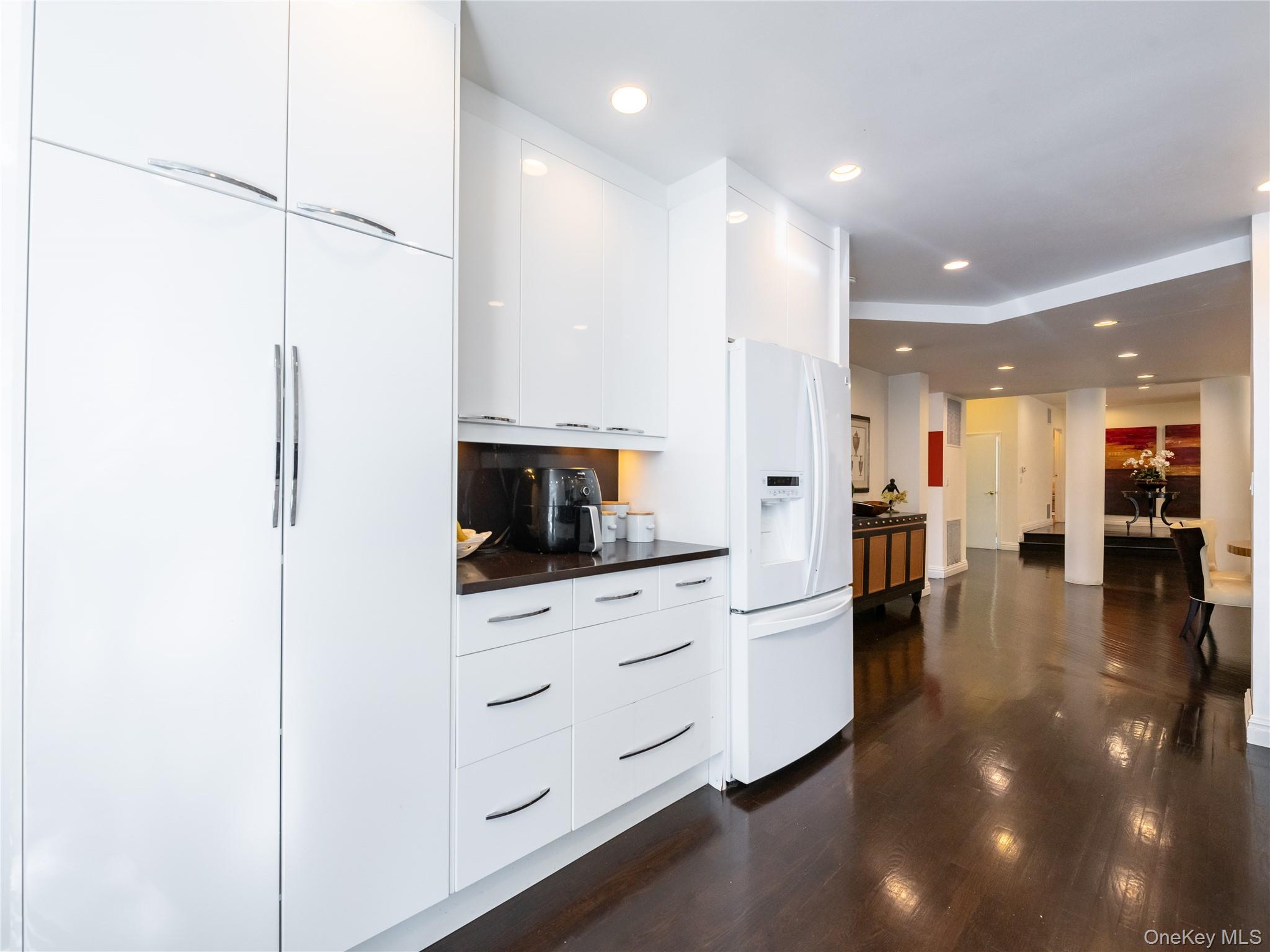 #15 photo, 16 Ridge Drive, Great Neck , NY 11021