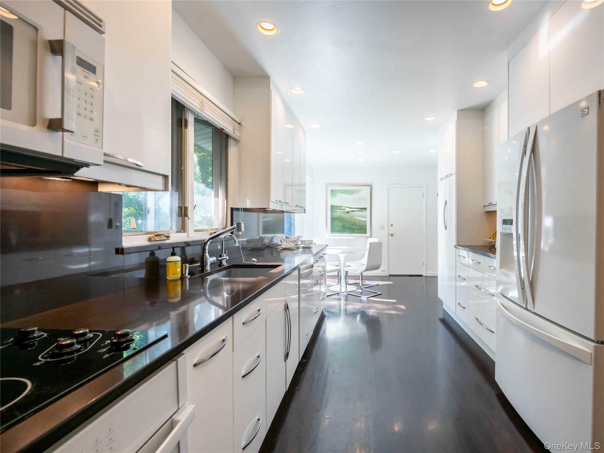 #16 photo, 16 Ridge Drive, Great Neck , NY 11021