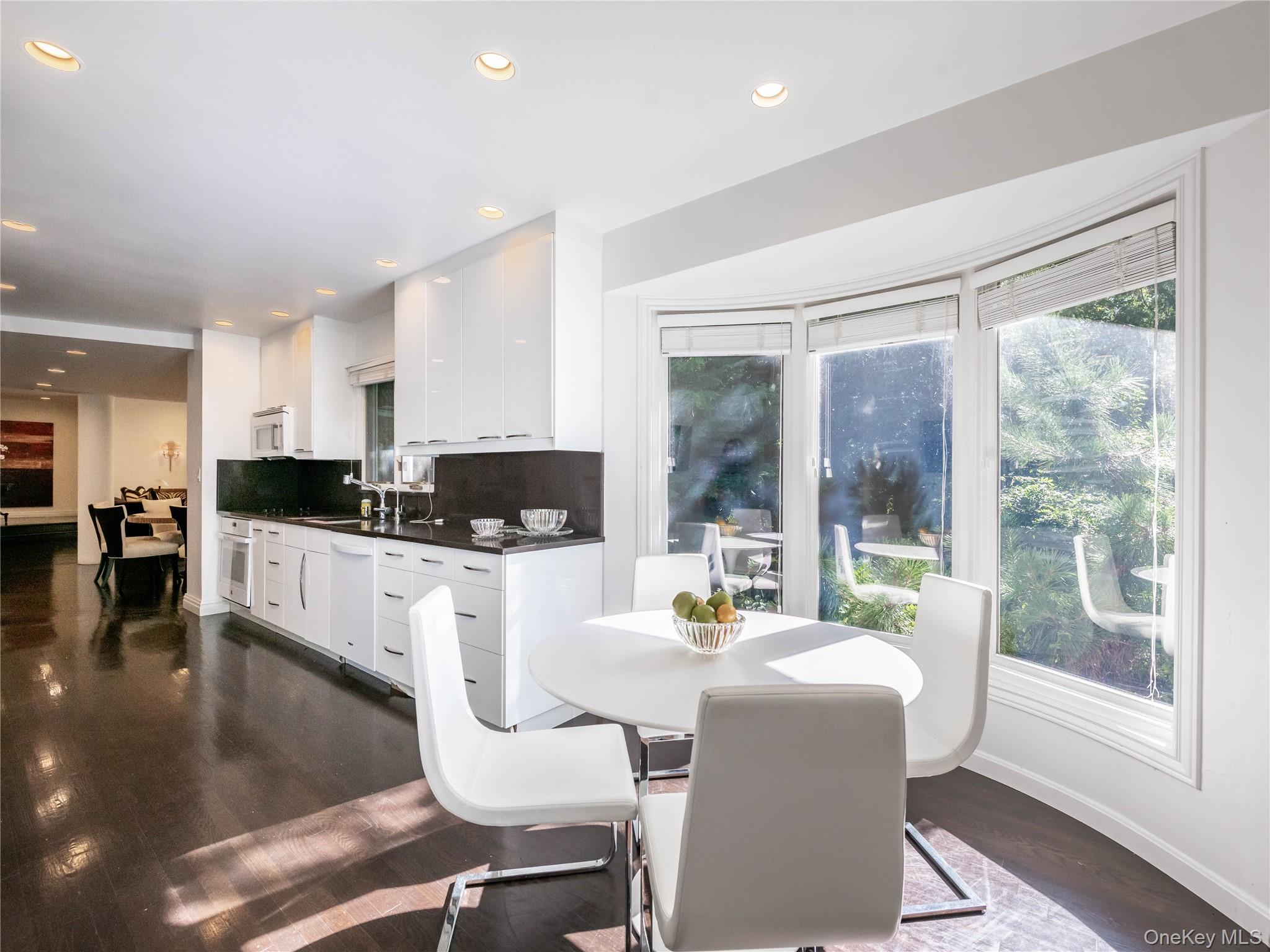 #17 photo, 16 Ridge Drive, Great Neck , NY 11021