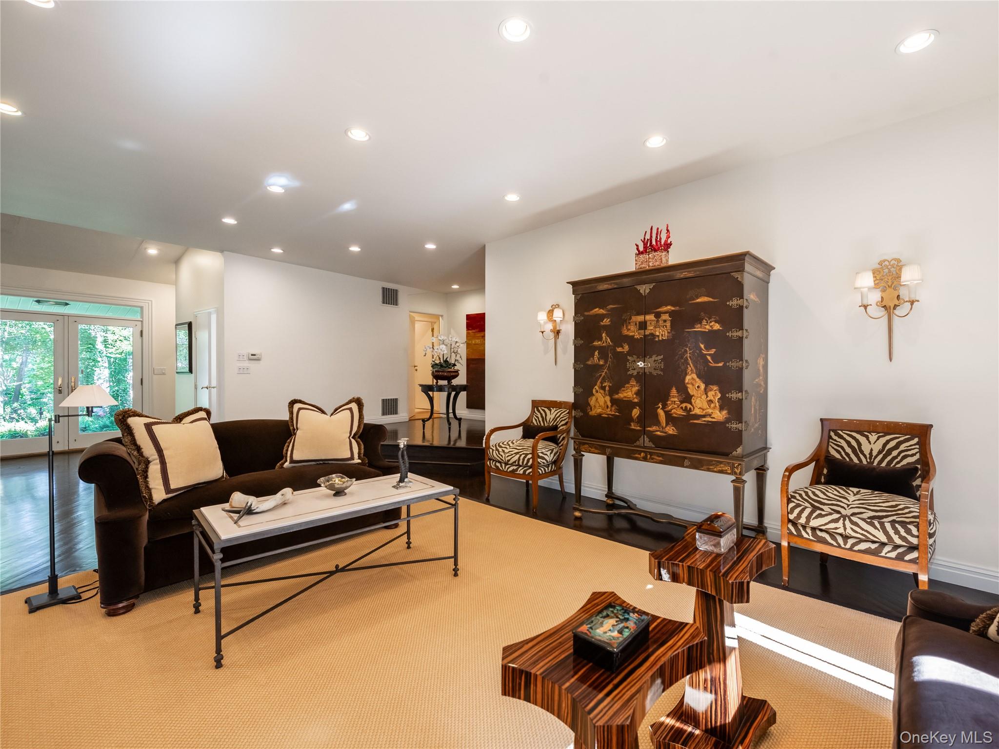 #9 photo, 16 Ridge Drive, Great Neck , NY 11021