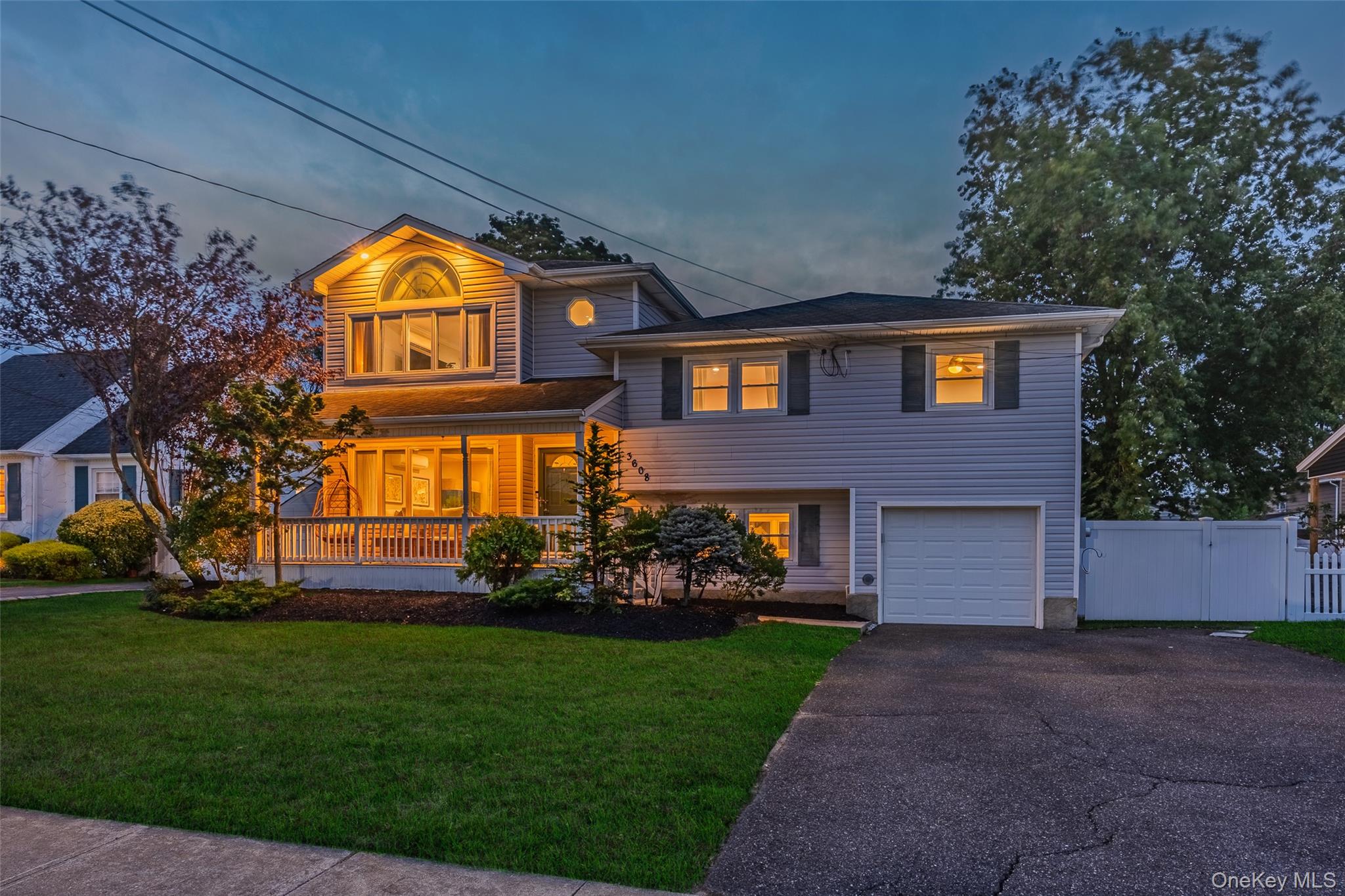 #2 photo, 3608 Tonopah Street, Seaford , NY 11783