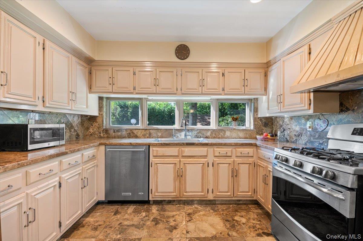 #13 photo, 292 Breezyway, ナッソー郡 Lawrence , NY 11559