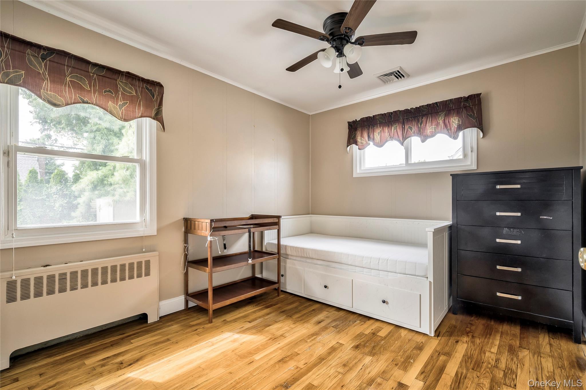 #11 photo, 11 Jamaica Ave, Plainview , NY 11803