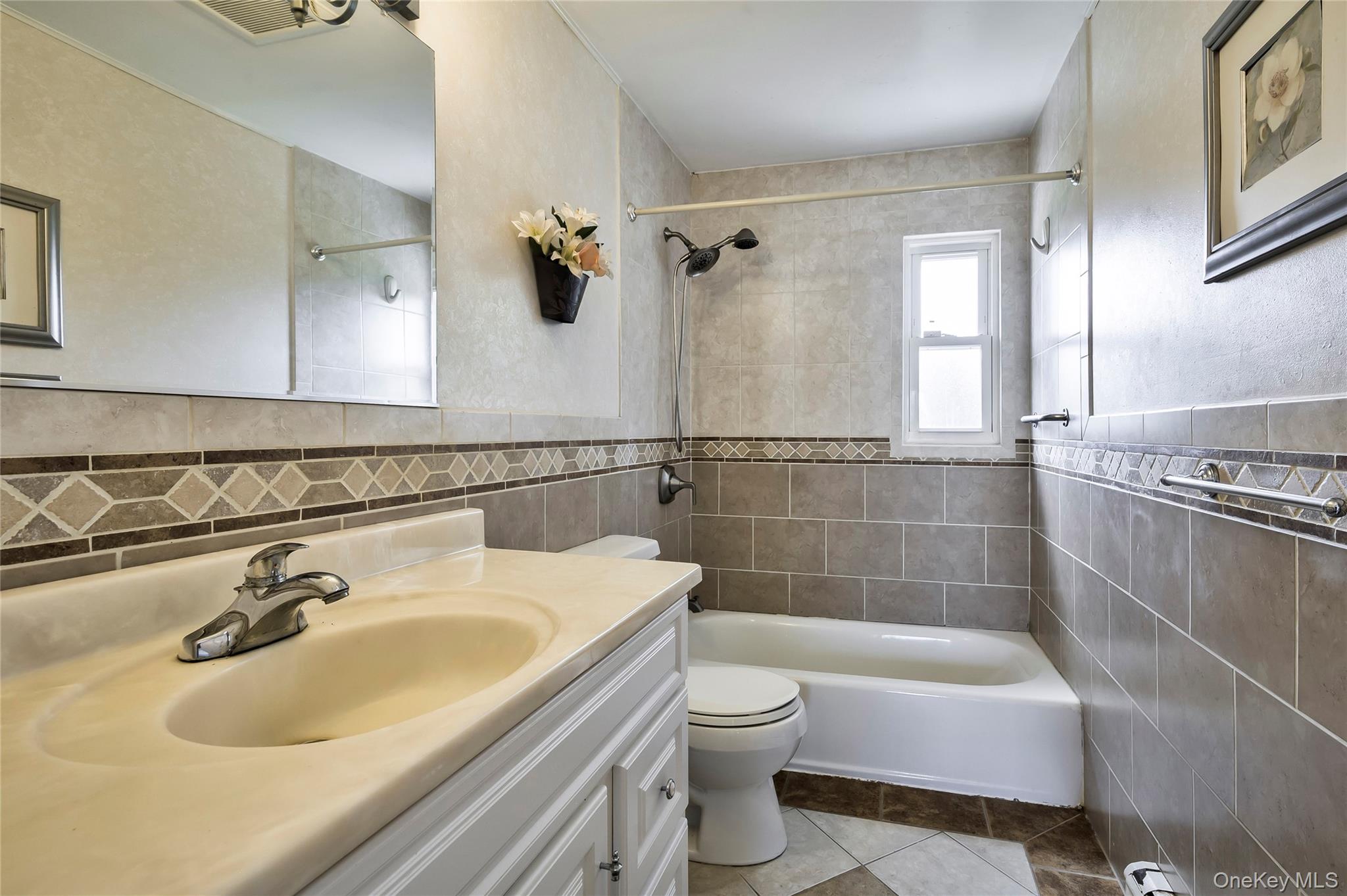 #14 photo, 11 Jamaica Ave, Plainview , NY 11803