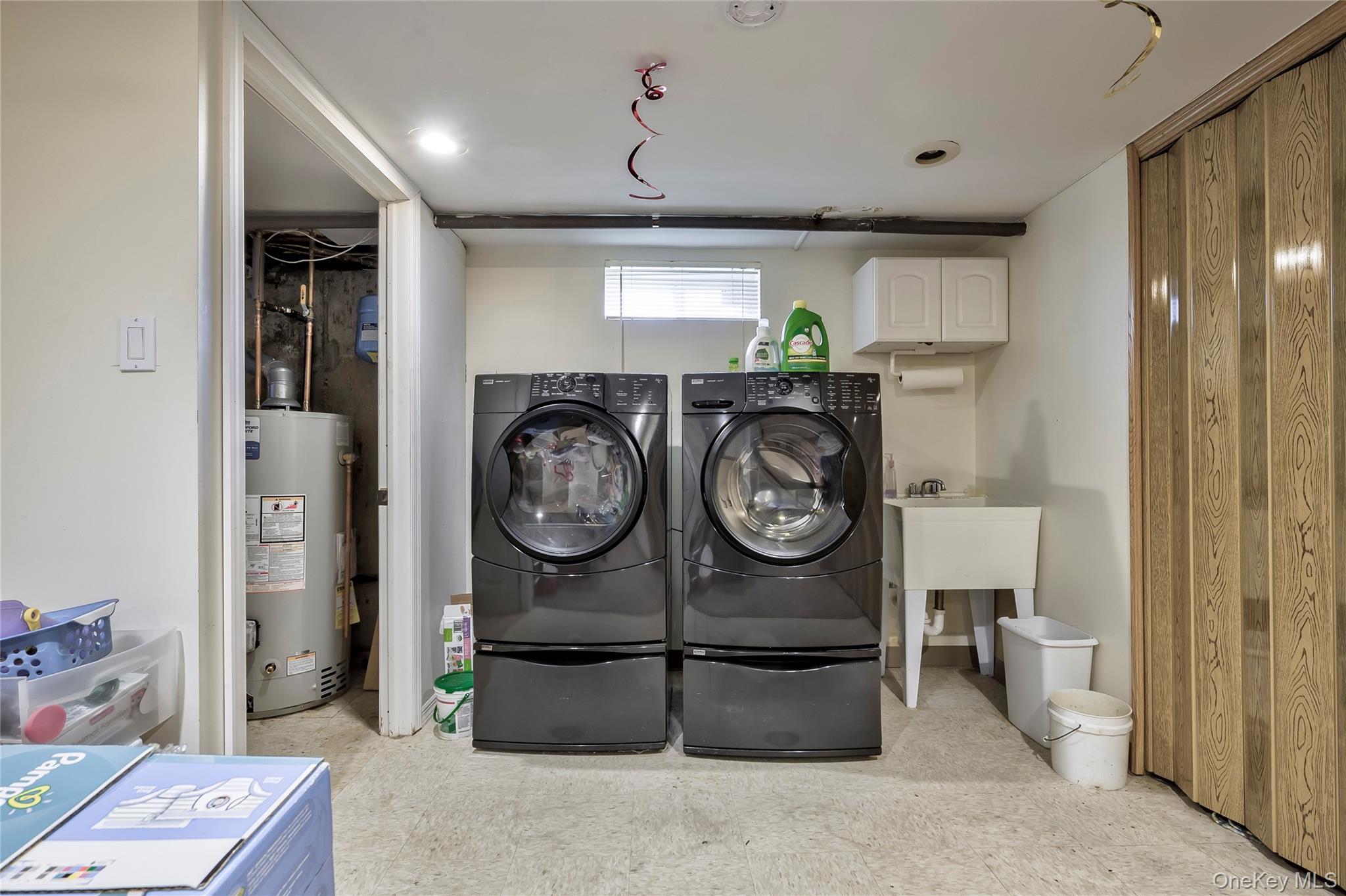 #15 photo, 11 Jamaica Ave, Plainview , NY 11803