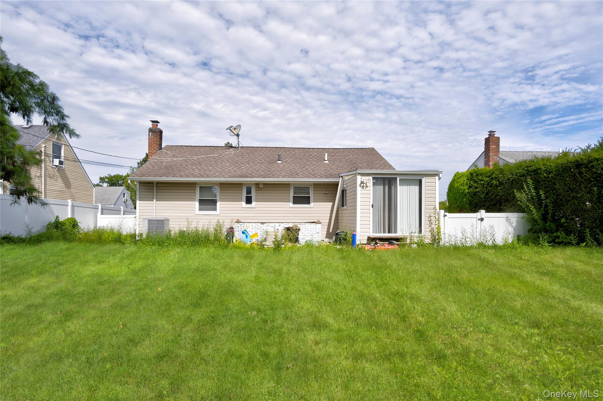 #17 photo, 11 Jamaica Ave, Plainview , NY 11803