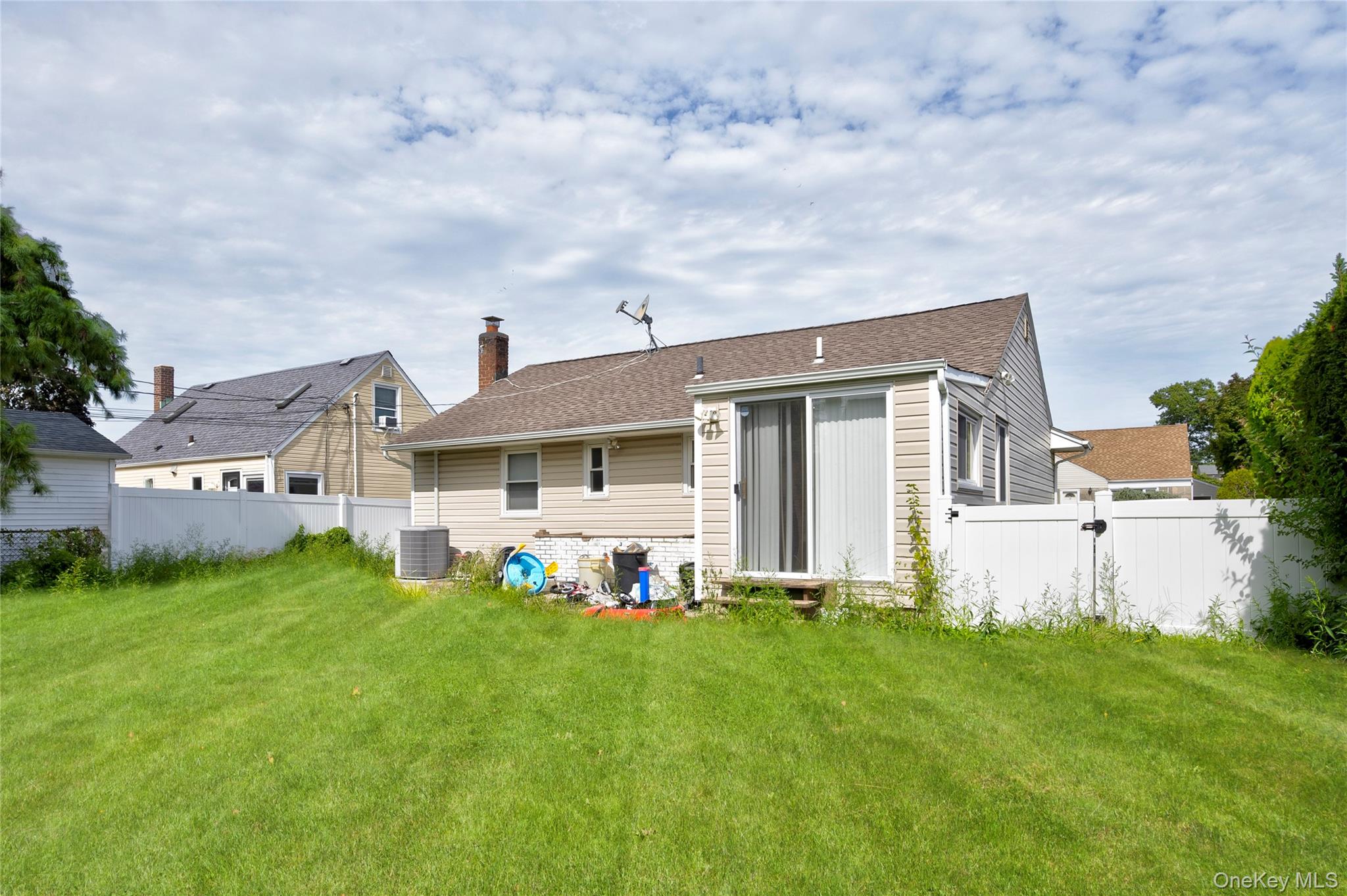 #18 photo, 11 Jamaica Ave, Plainview , NY 11803