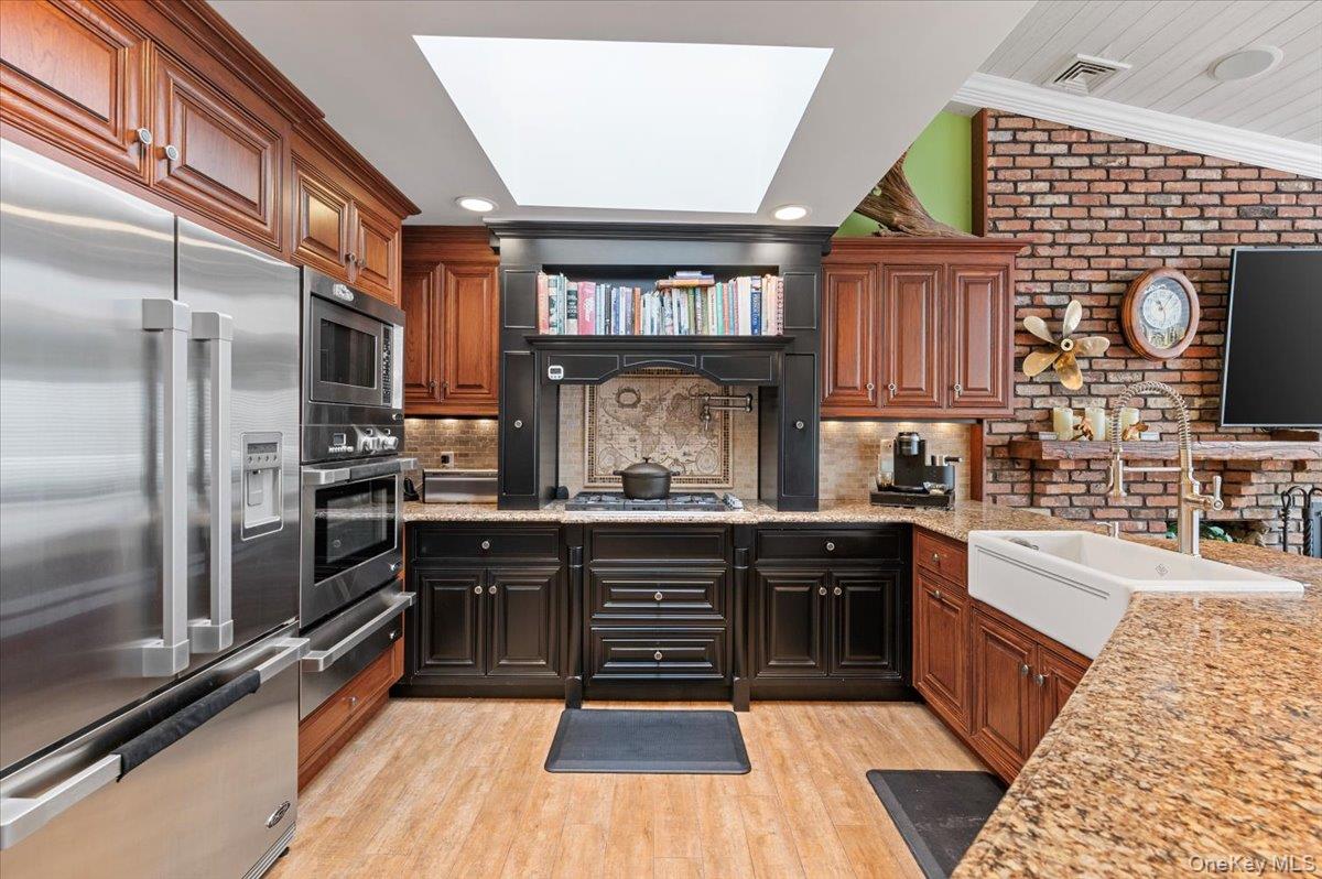 #19 photo, 5 Canal Road, Massapequa , NY 11758