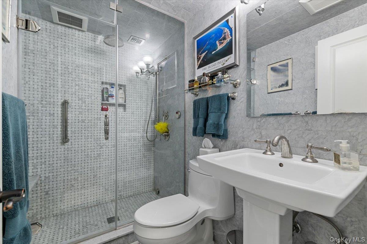 #20 photo, 5 Canal Road, Massapequa , NY 11758