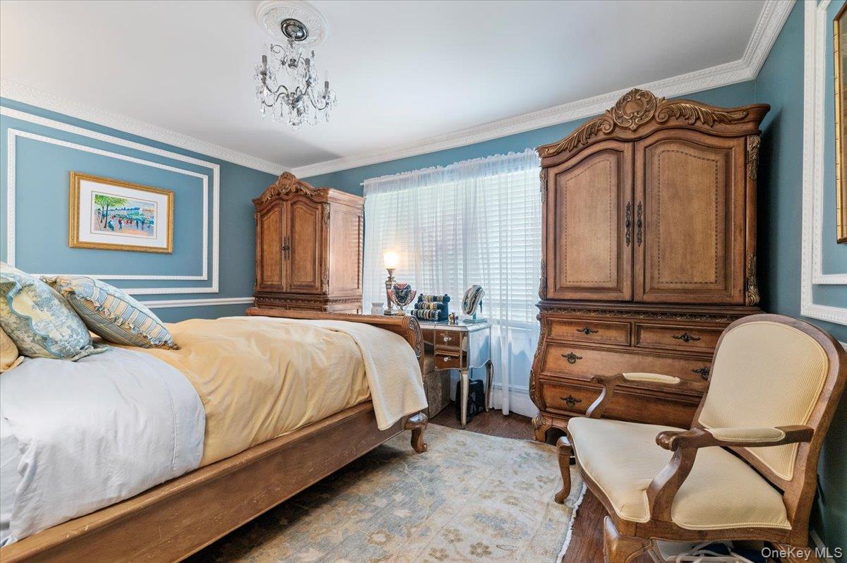 #8 photo, 5 Canal Road, Massapequa , NY 11758