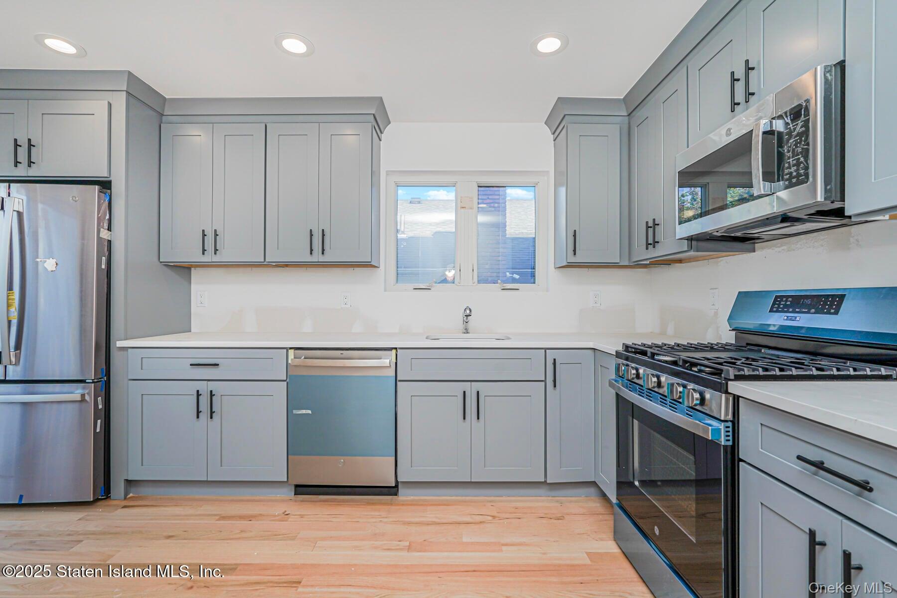 #13 photo, 416 Alter Avenue, Staten Island , NY 10305