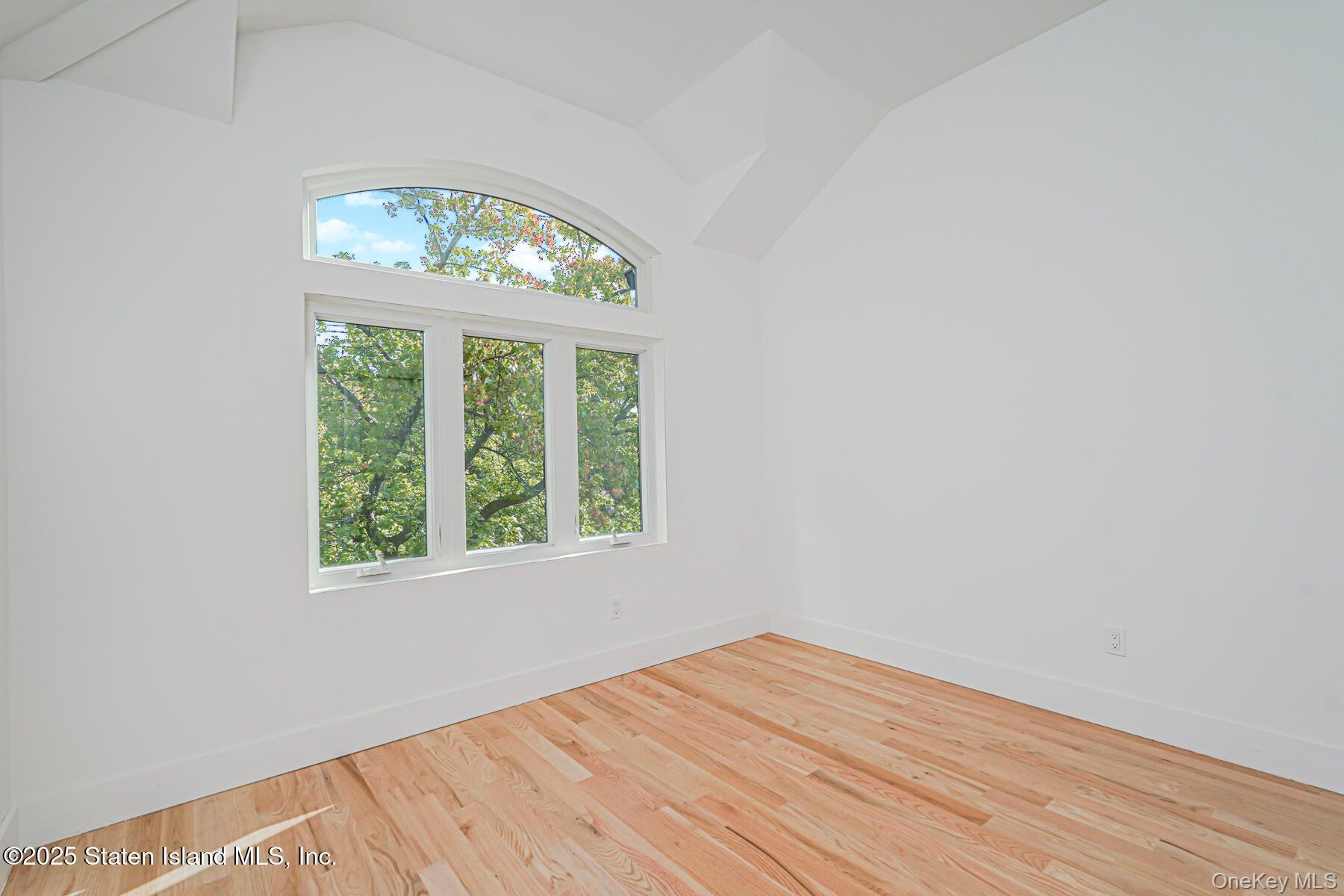 #20 photo, 416 Alter Avenue, Staten Island , NY 10305