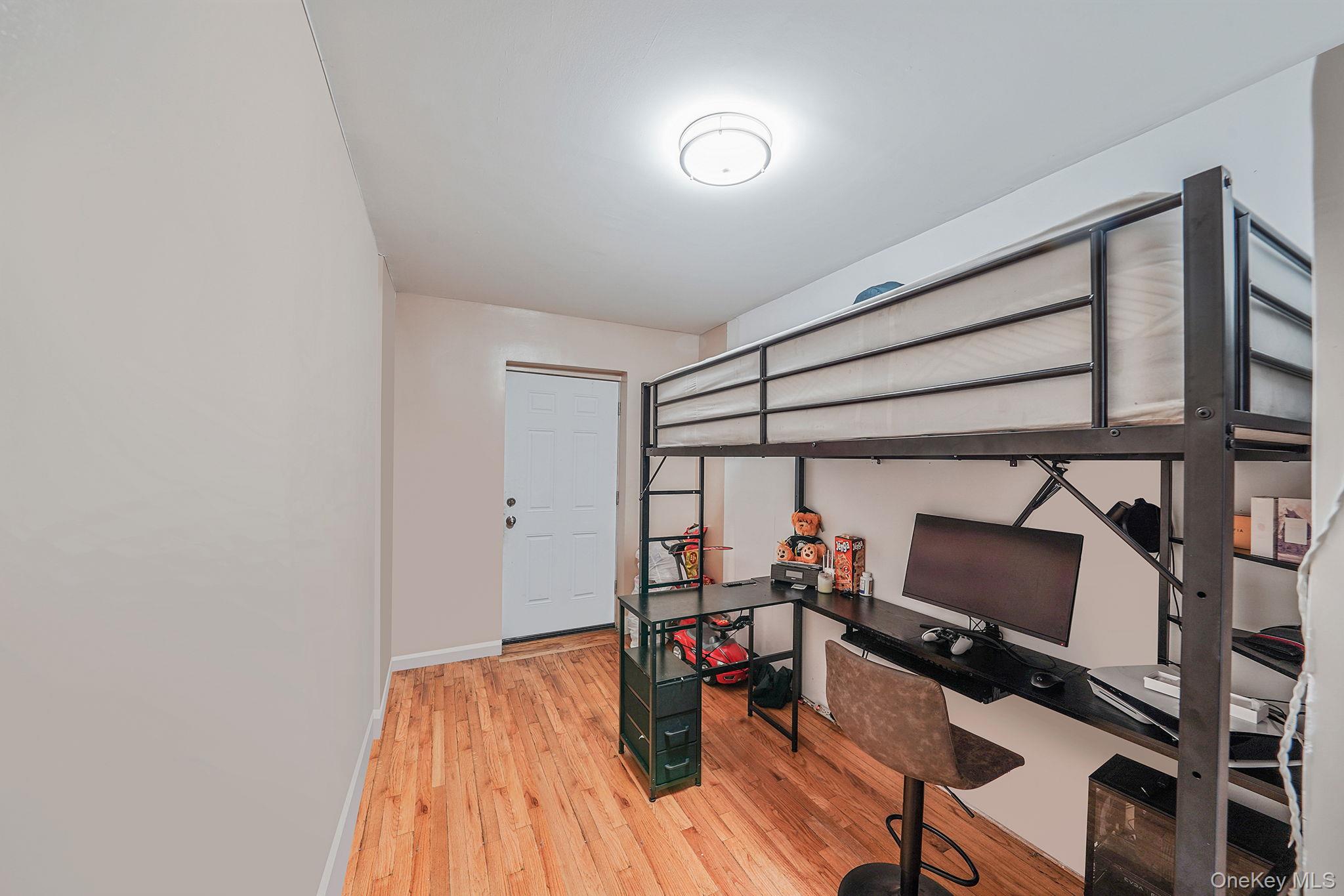 #16 photo, 20202 109th Avenue, Saint Albans , NY 11412