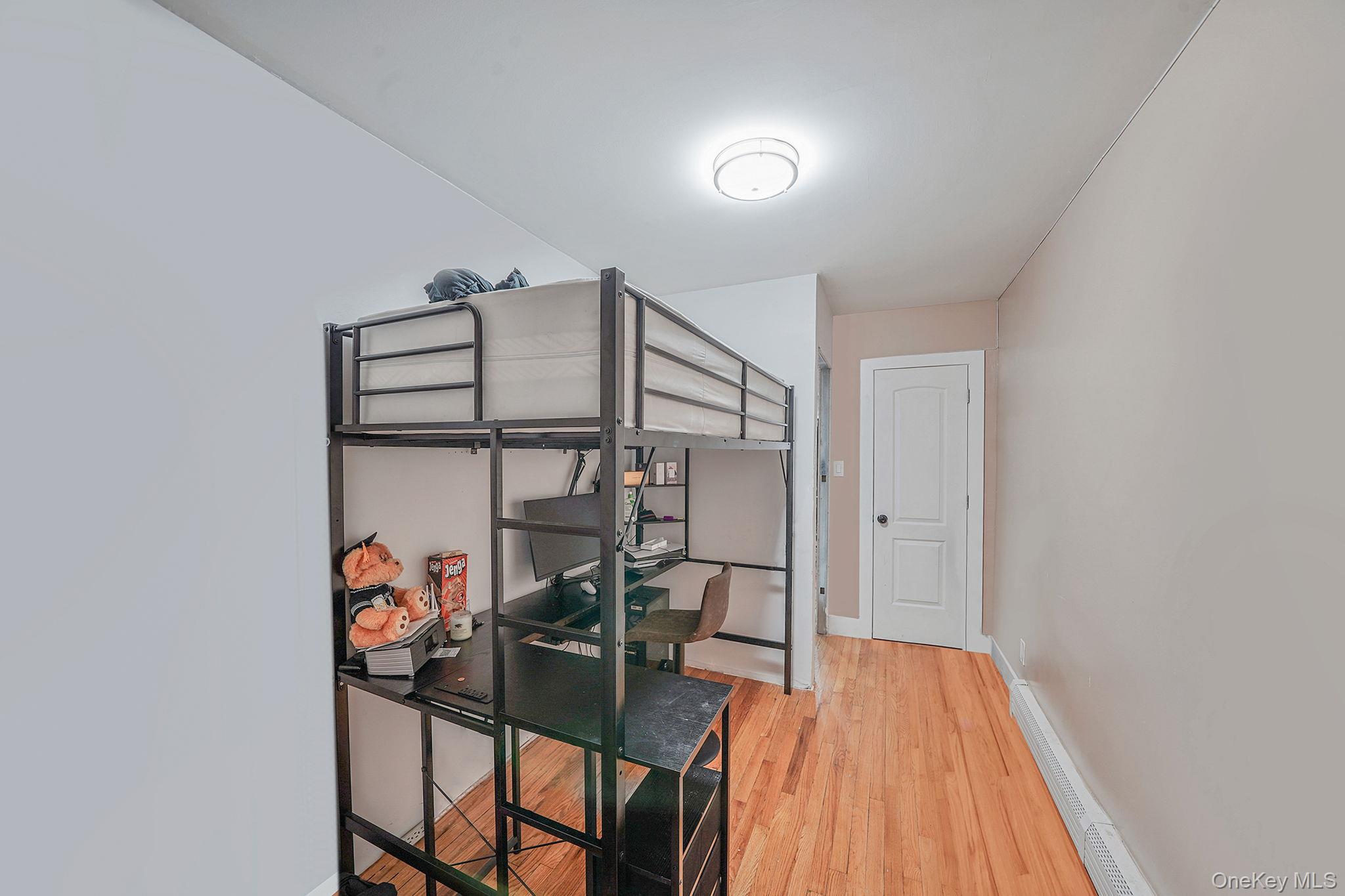 #18 photo, 20202 109th Avenue, Saint Albans , NY 11412