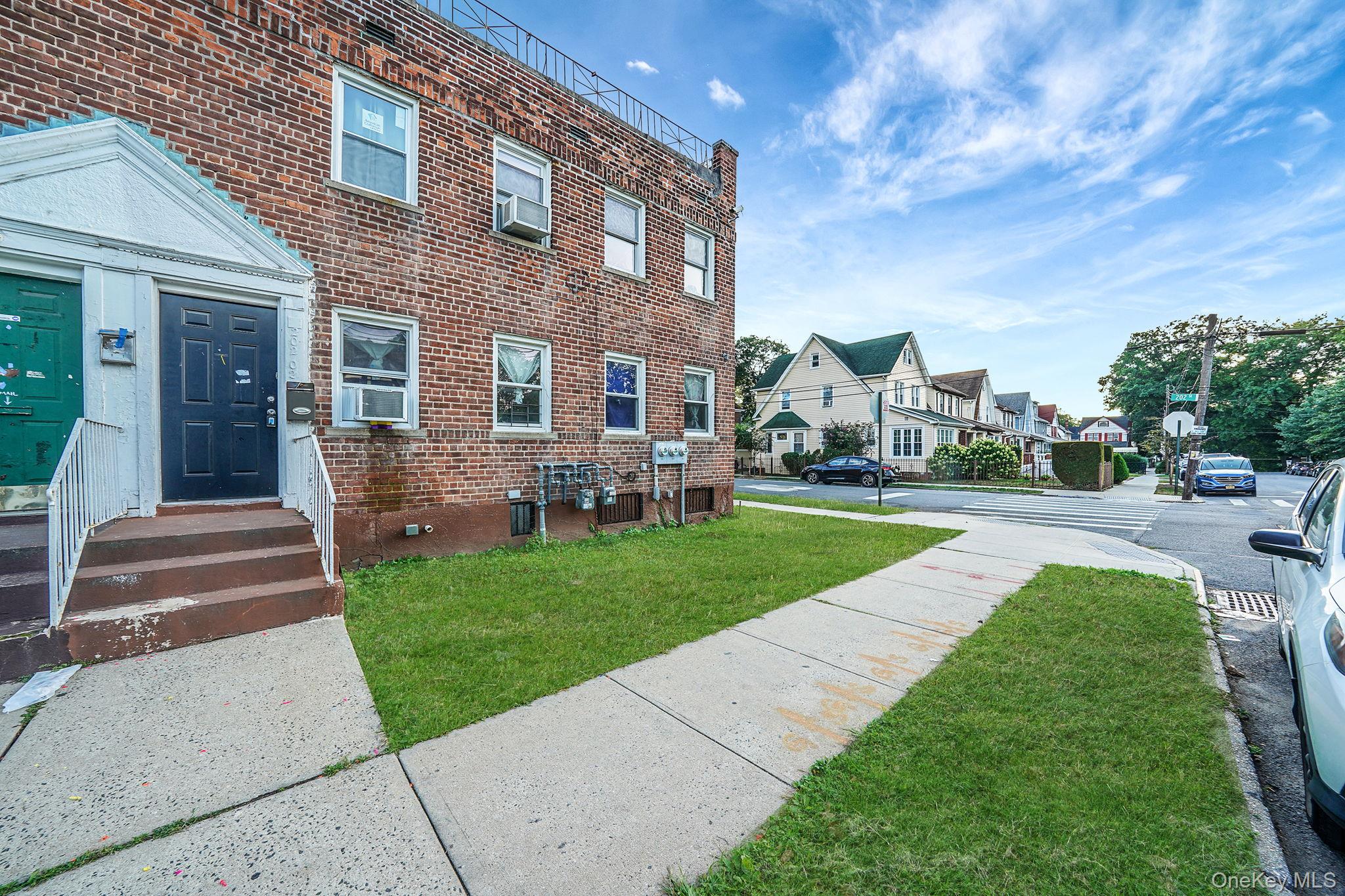 #2 photo, 20202 109th Avenue, Saint Albans , NY 11412