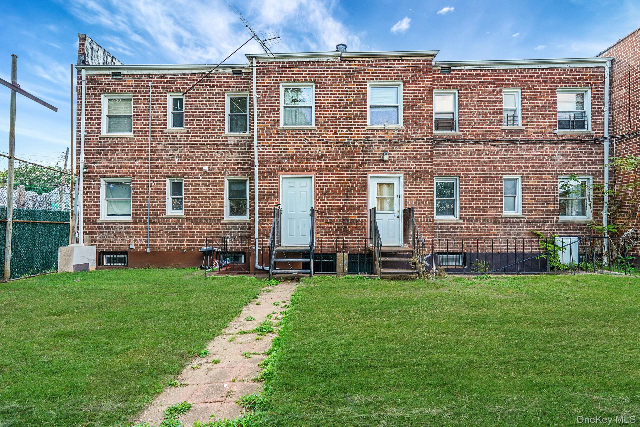 #6 photo, 20202 109th Avenue, Saint Albans , NY 11412