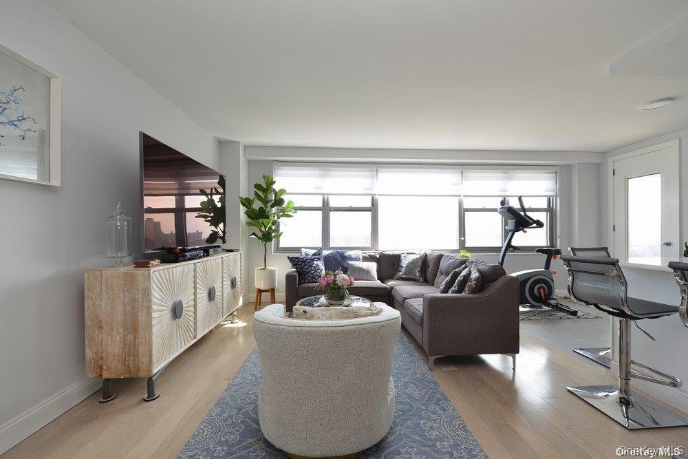 #16 photo, 61-20 Grand Central Parkway, クイーンズ区 Forest Hills , NY 11375