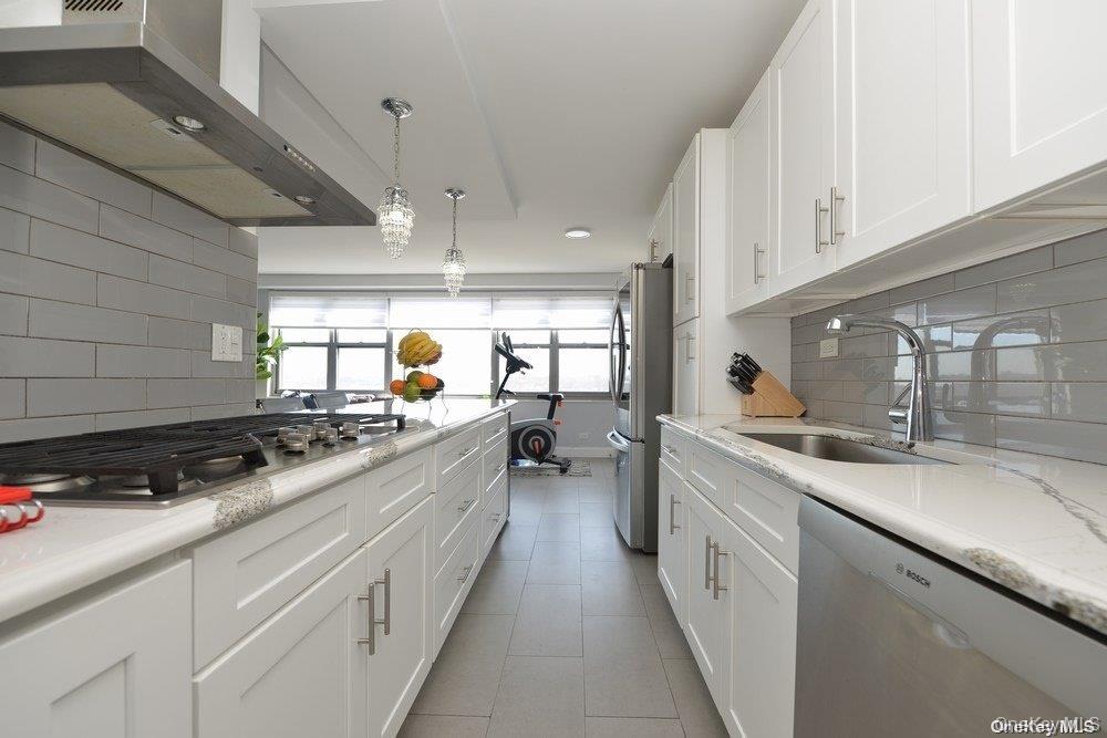 #20 photo, 61-20 Grand Central Parkway, クイーンズ区 Forest Hills , NY 11375