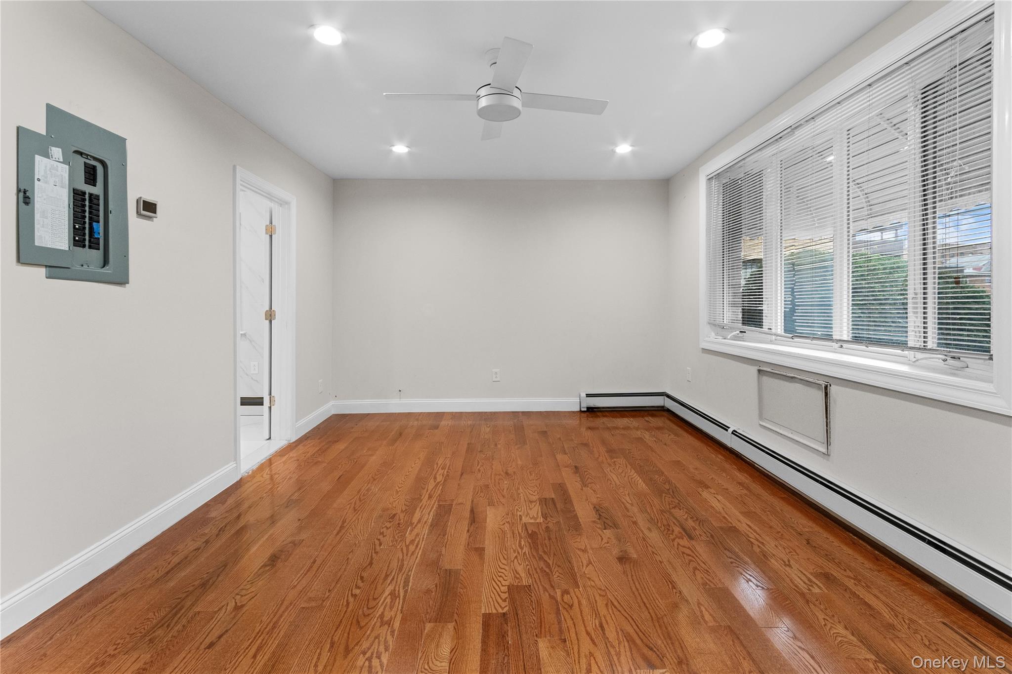 #1 photo, 14209 45th Ave, फ्लशिंग Flushing , NY 11355