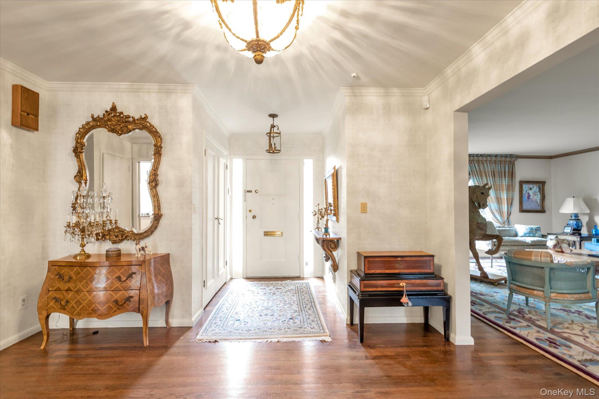 #2 photo, 19 Flamingo Road, 롱 아일랜드 East Hills , NY 11576