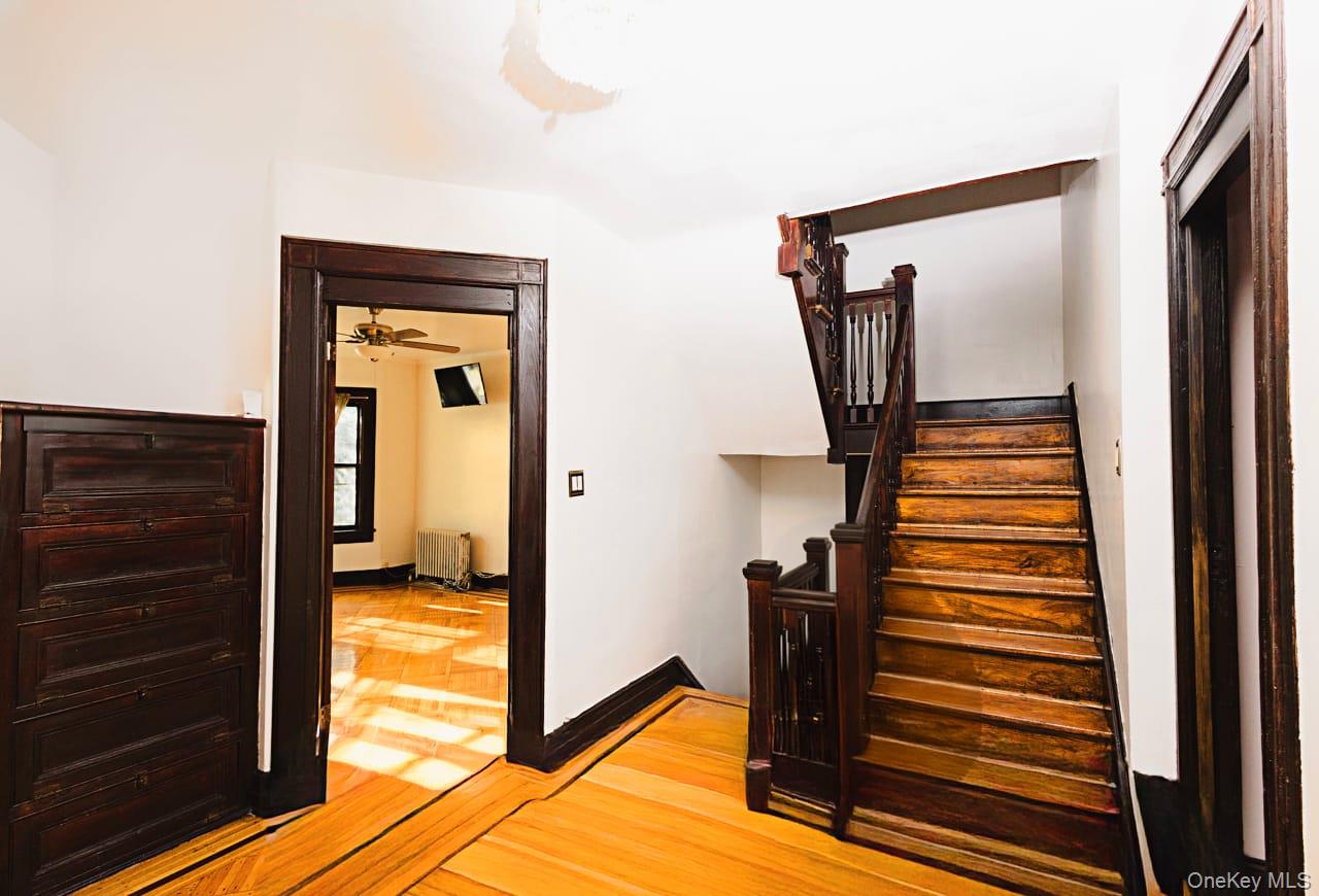 #3 photo, 769 E 19th Street, Brooklyn , NY 11230