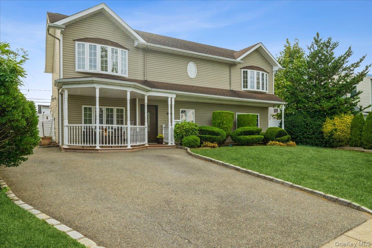 #1 photo, 106 Choir Lane, Westbury , NY 11590