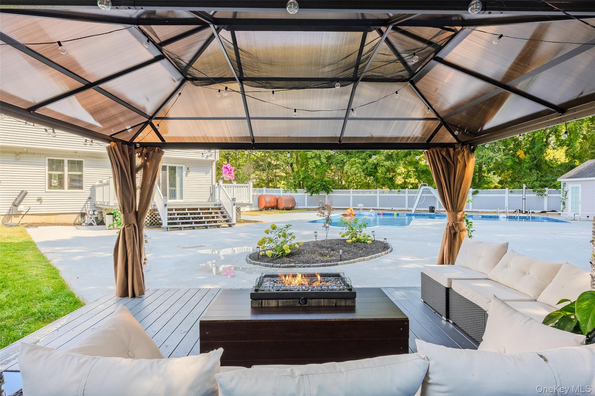 #19 photo, 12 Deer Path, Shirley , NY 11967