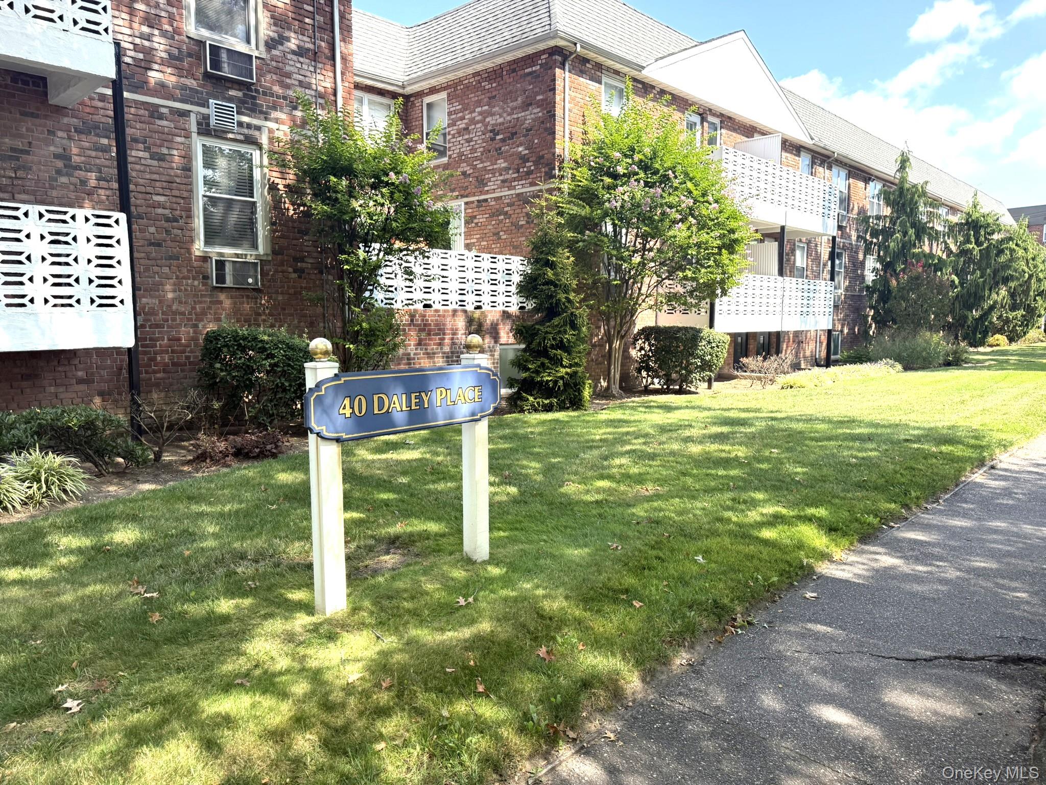 #1 photo, 40 Daley Place, Lynbrook , NY 11563