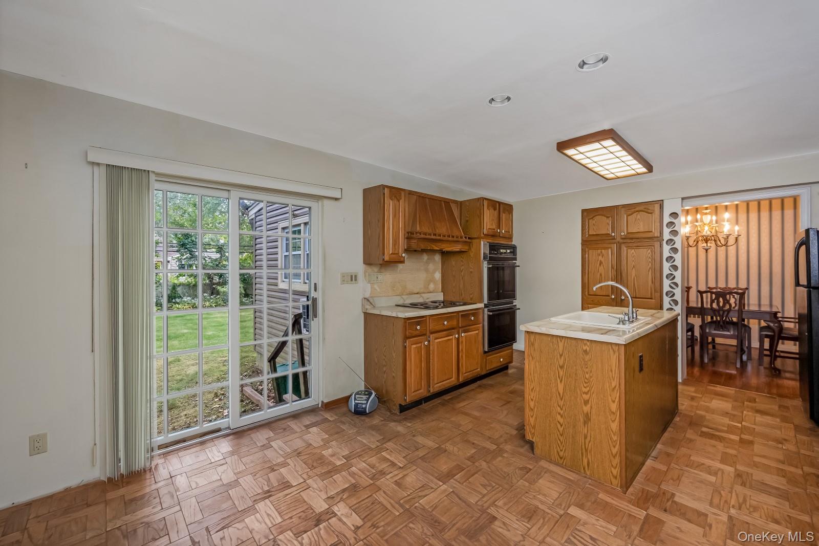 #11 photo, 34 Midland Road, Roslyn Heights , NY 11577