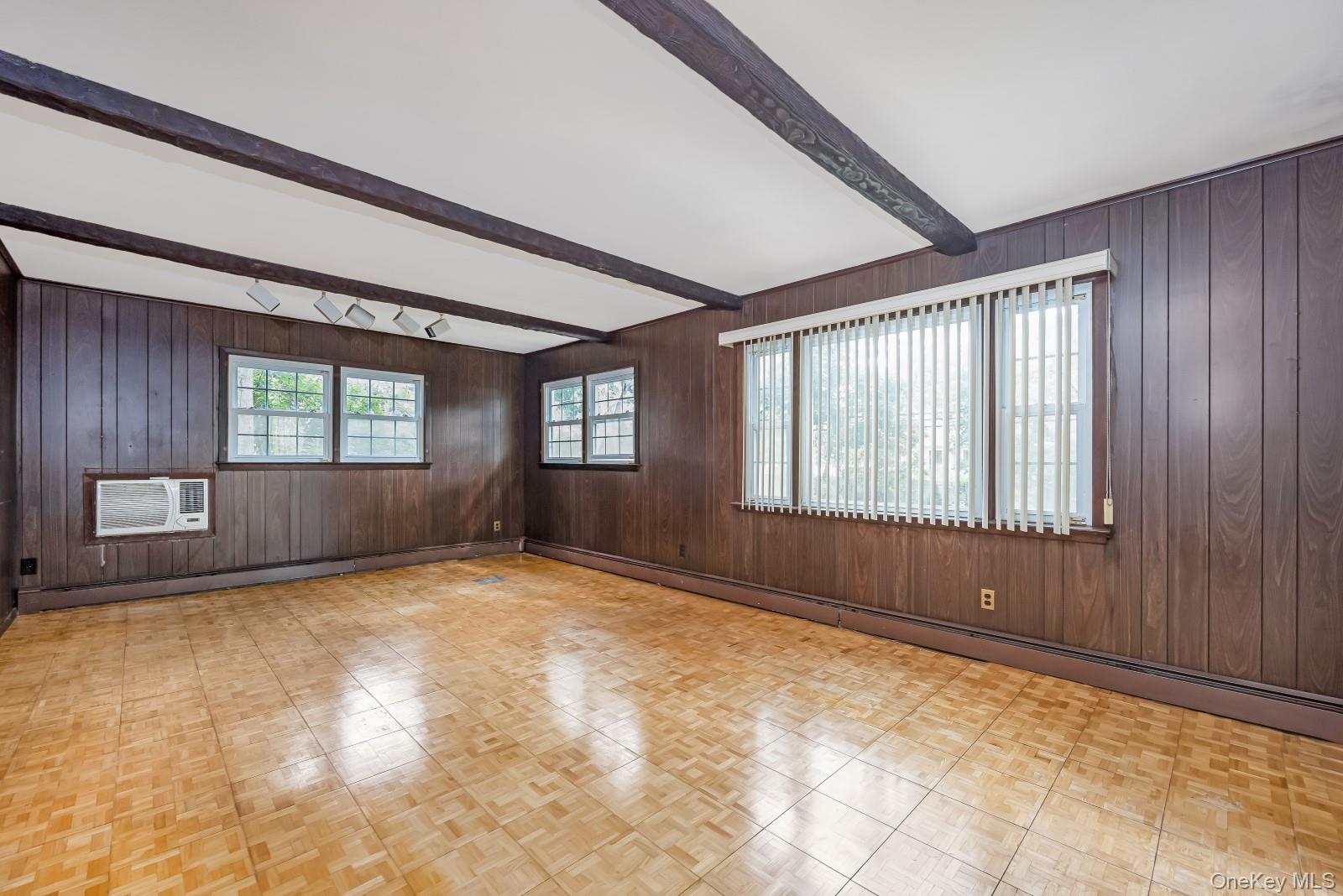 #12 photo, 34 Midland Road, Roslyn Heights , NY 11577