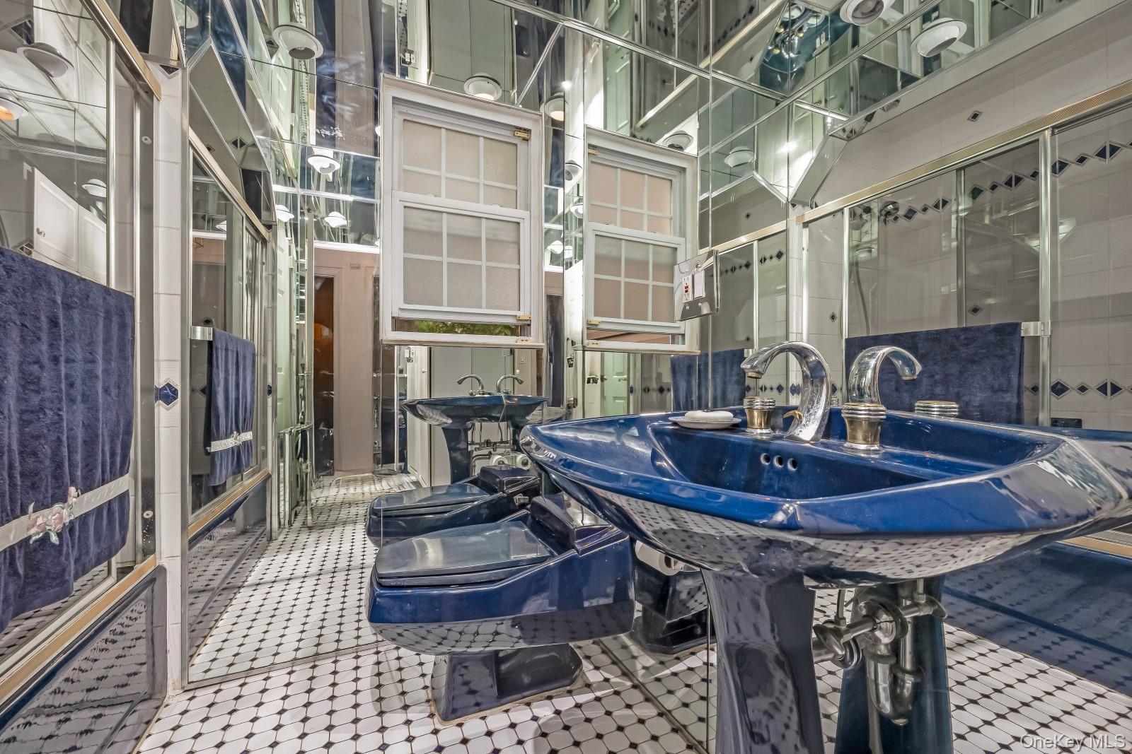 #16 photo, 34 Midland Road, Roslyn Heights , NY 11577