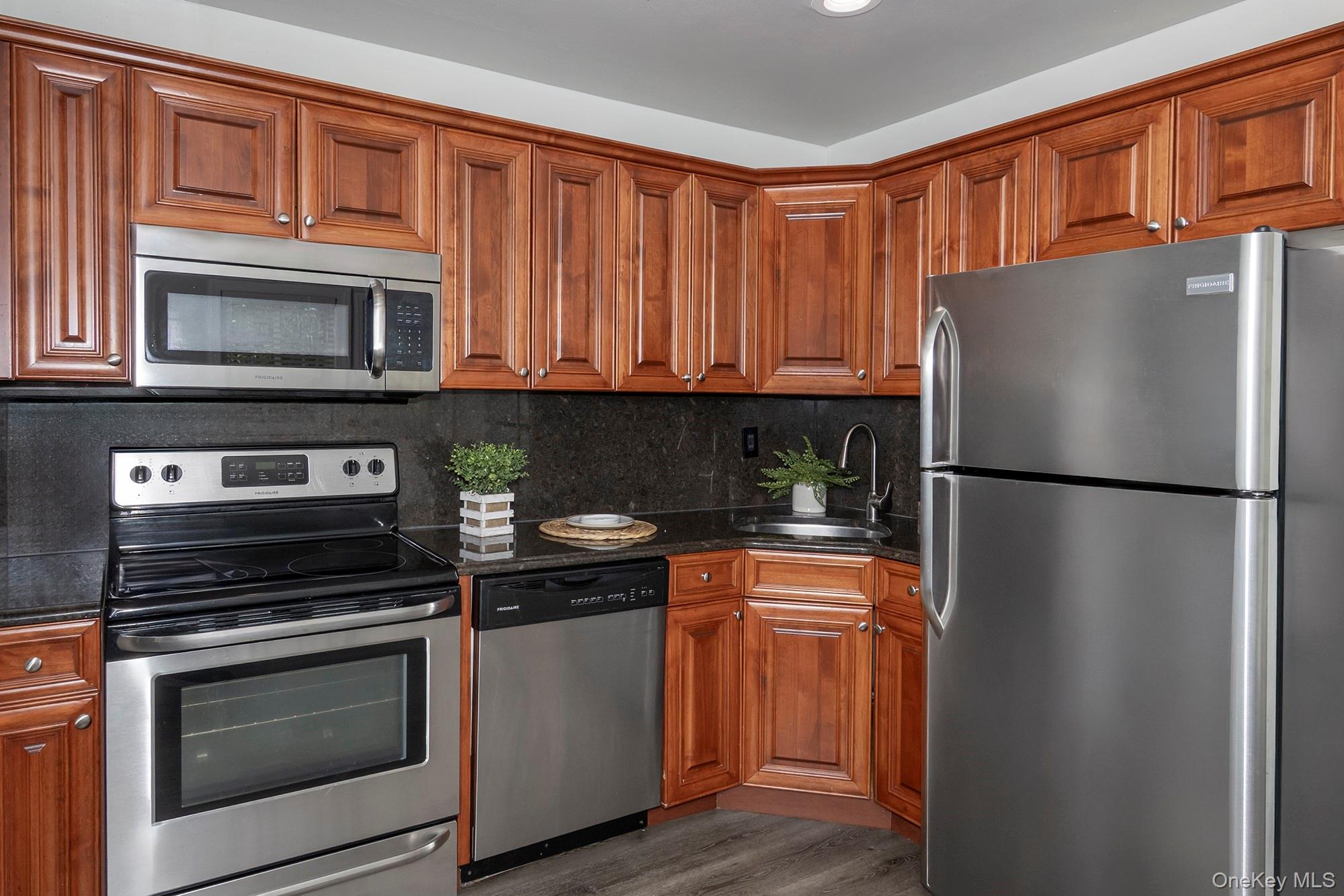 #3 photo, 70 Middleton Road, サフォーク郡 Bohemia , NY 11716