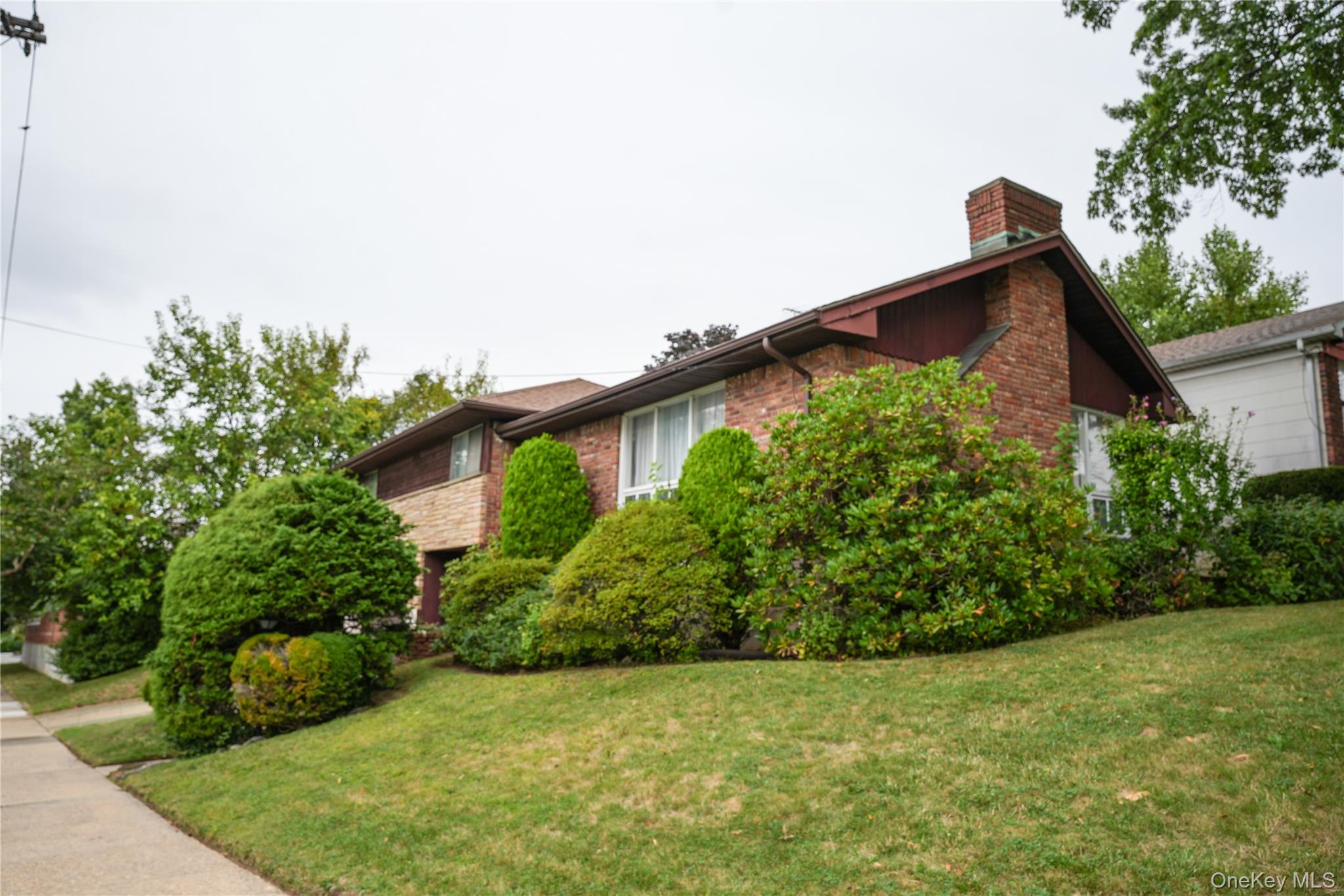 #1 photo, 14703 10th Avenue, व्हाइटस्टोन Whitestone , NY 11357