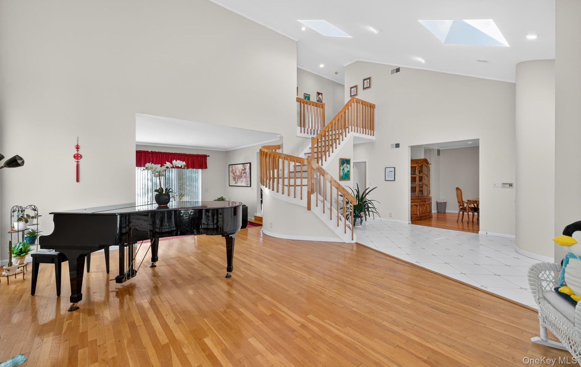 #18 photo, 1 Ellen Court, Glen Cove , NY 11542