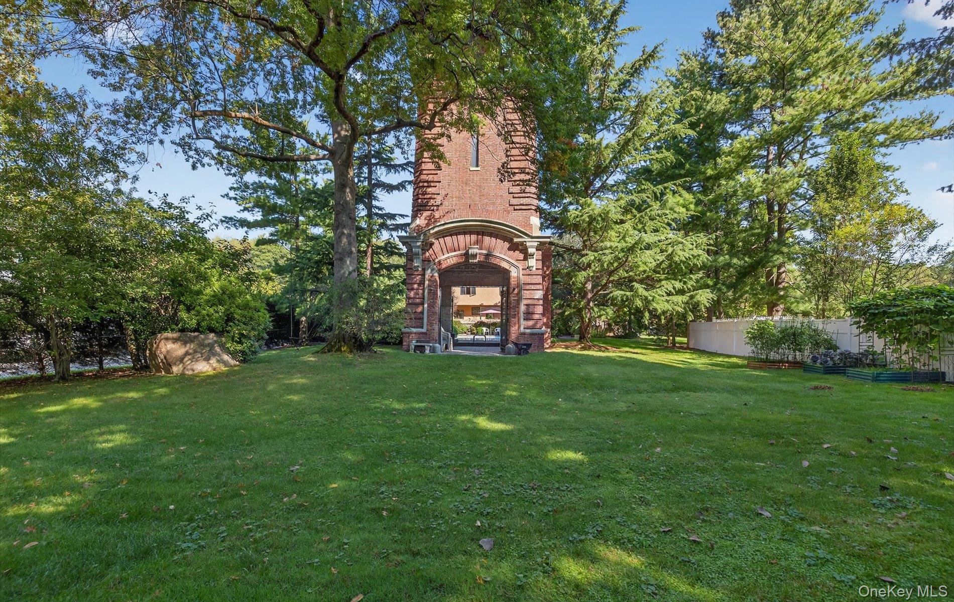 #6 photo, 1 Ellen Court, Glen Cove , NY 11542