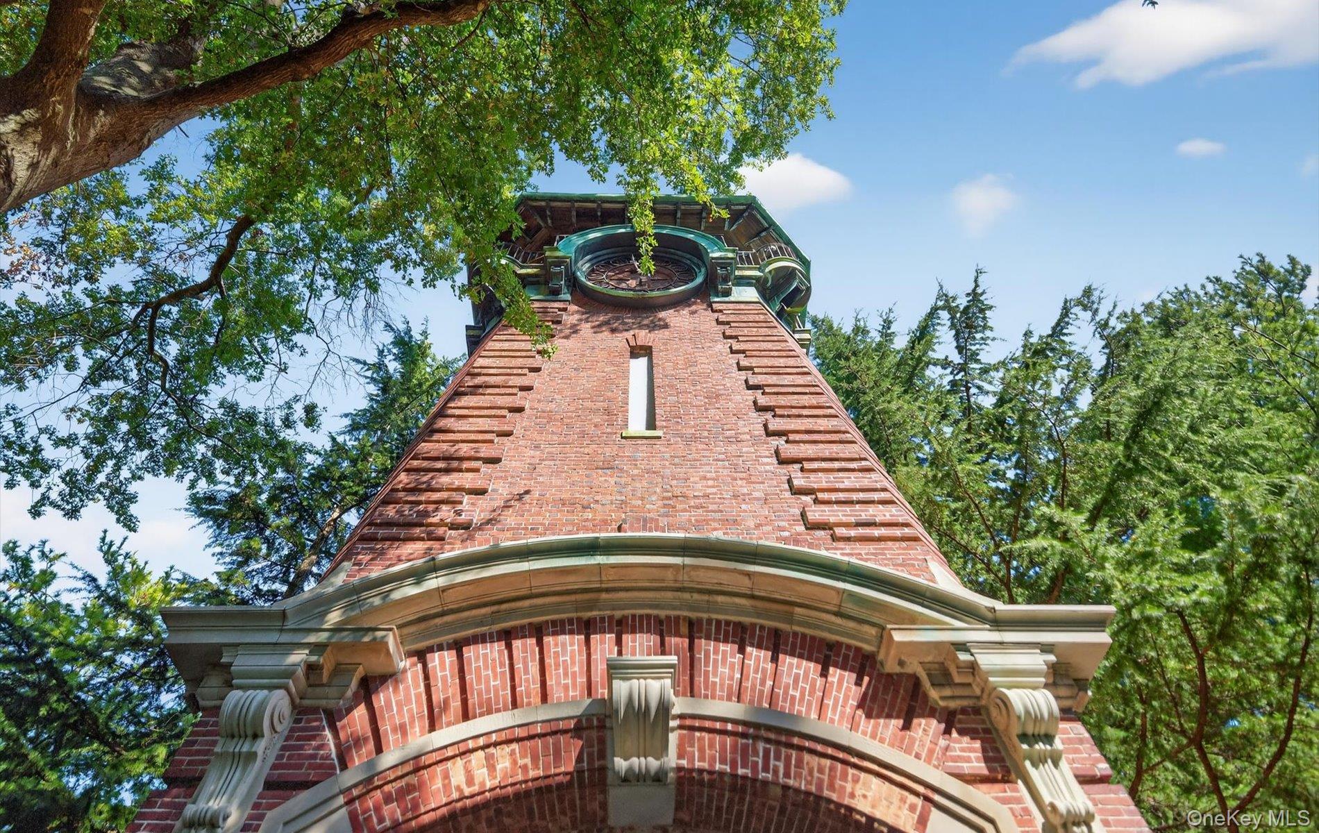 #7 photo, 1 Ellen Court, Glen Cove , NY 11542