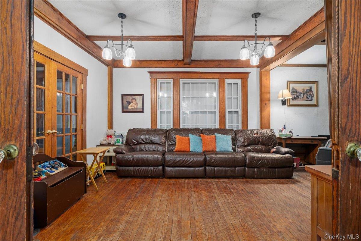 #4 photo, 15427 11th Avenue, Whitestone , NY 11357