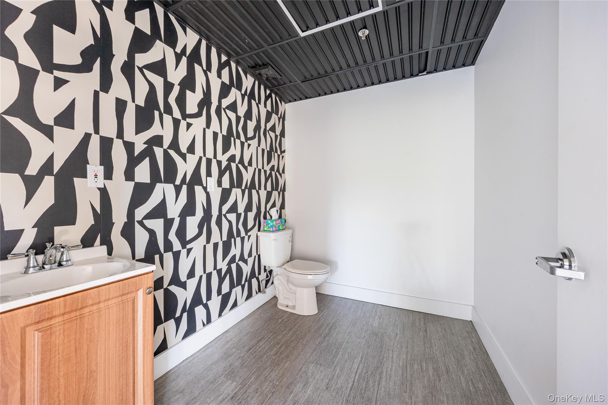 #12 photo, 7 Elmwood, New City , NY 10956