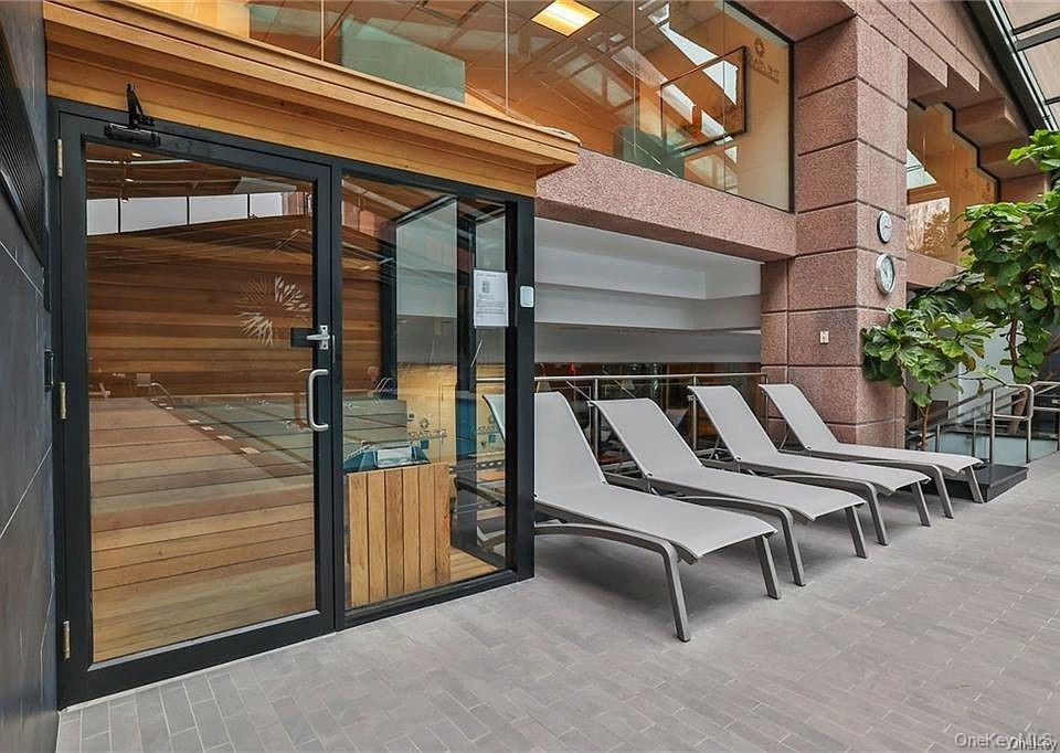 #18 photo, 4 Martine Avenue, White Plains , NY 10606