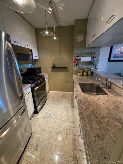 #2 photo, 4 Martine Avenue, White Plains , NY 10606