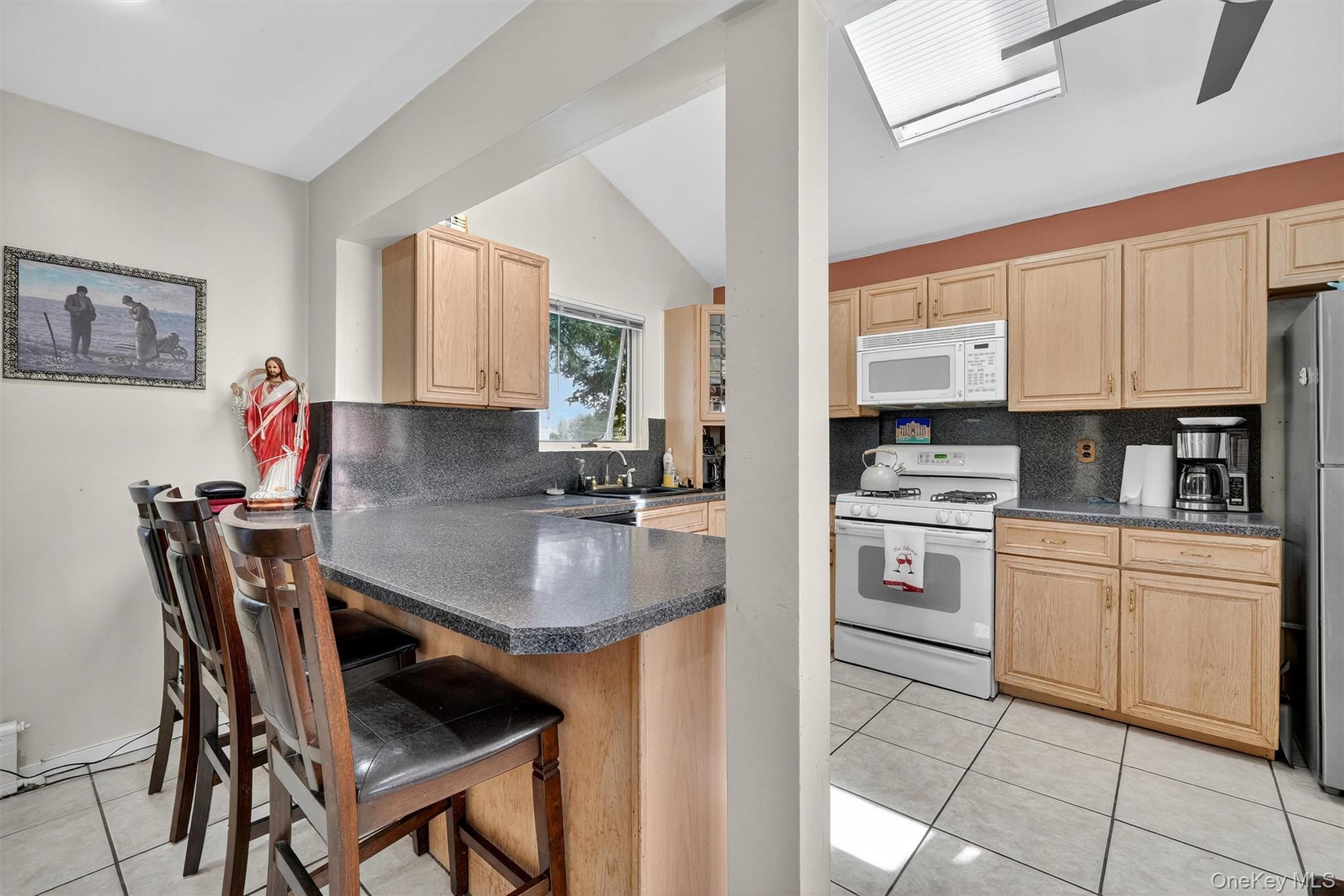 #12 photo, 3384 Country Club Road, Bronx , NY 10465