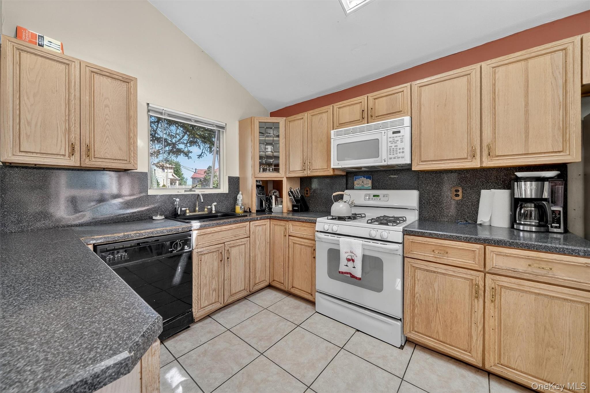 #13 photo, 3384 Country Club Road, Bronx , NY 10465