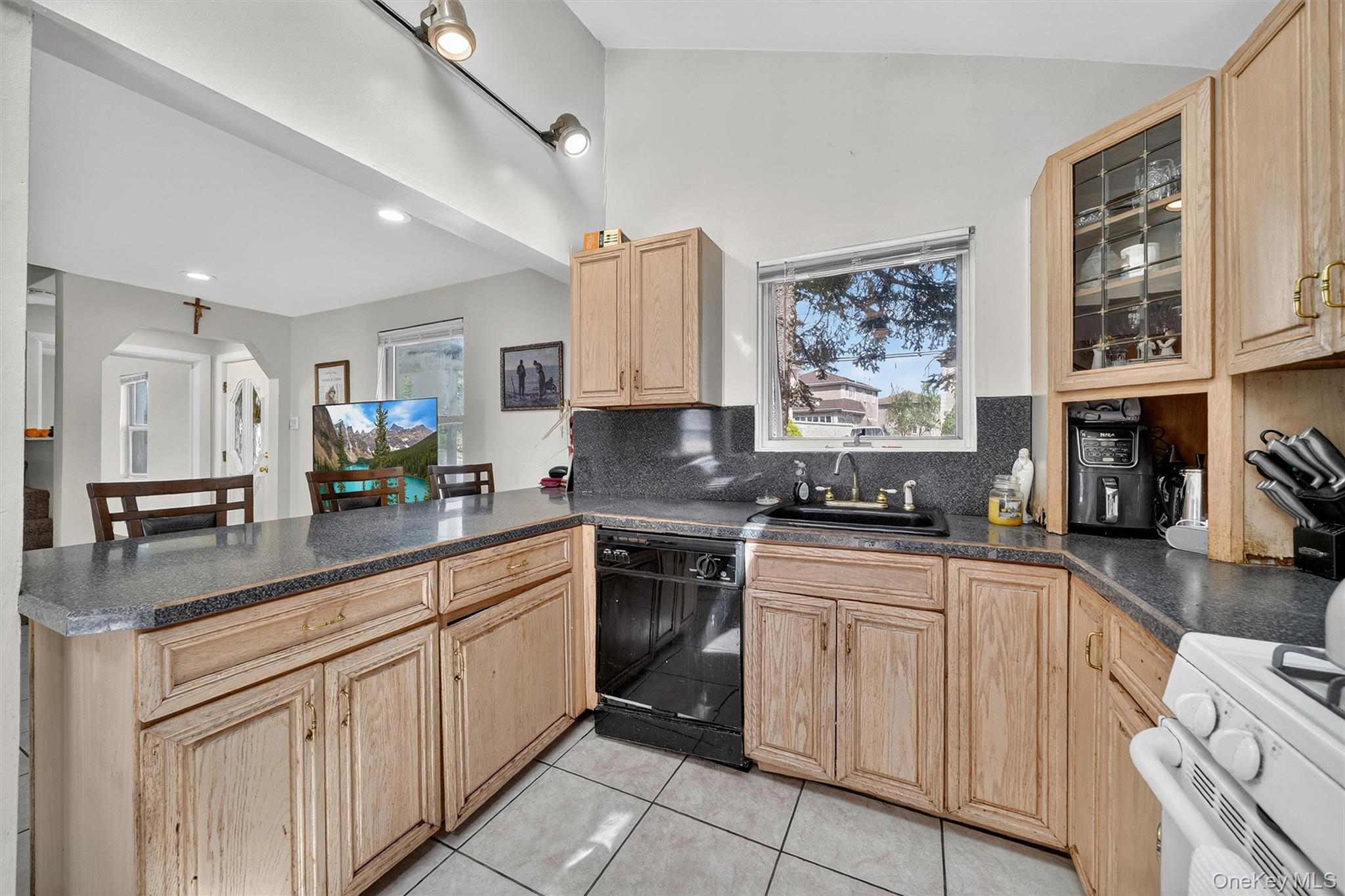 #15 photo, 3384 Country Club Road, Bronx , NY 10465