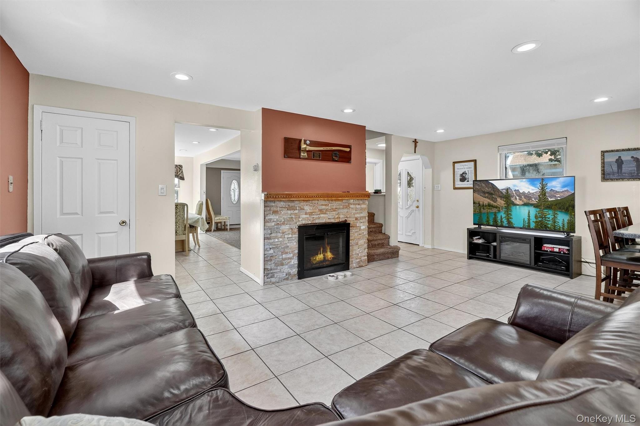 #18 photo, 3384 Country Club Road, Bronx , NY 10465