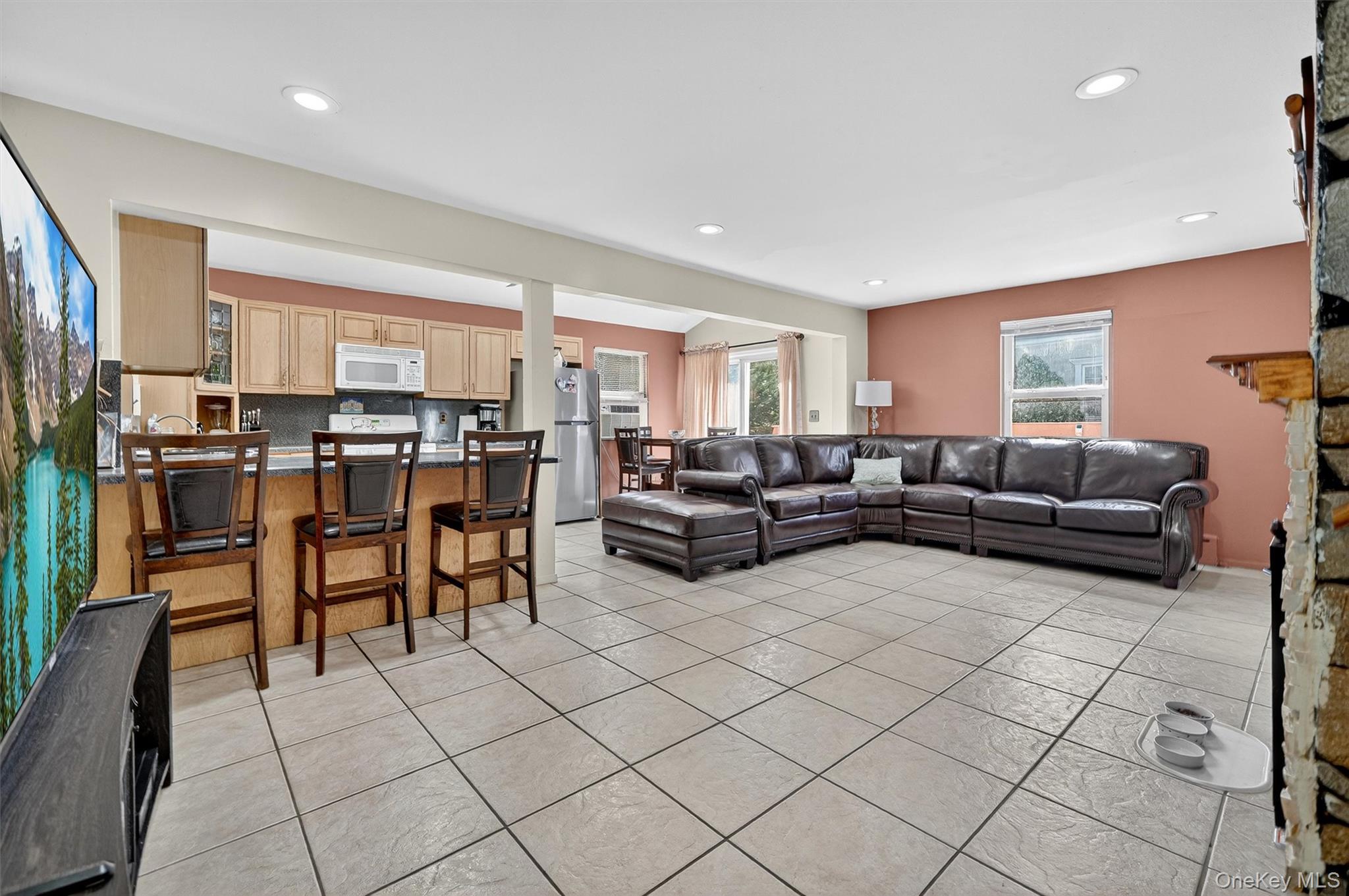 #7 photo, 3384 Country Club Road, Bronx , NY 10465