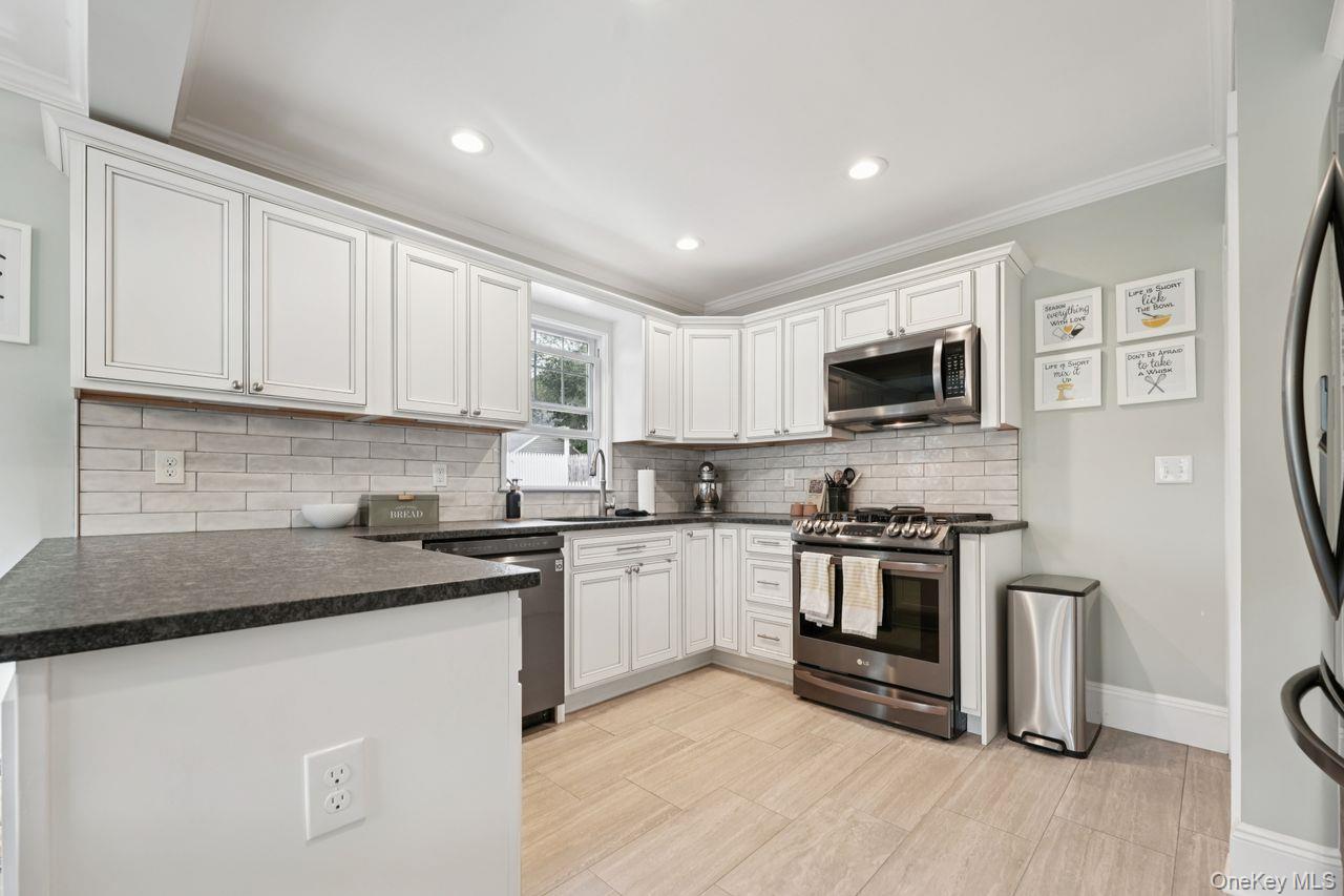 #7 photo, 3 James Street, Suffern , NY 10901