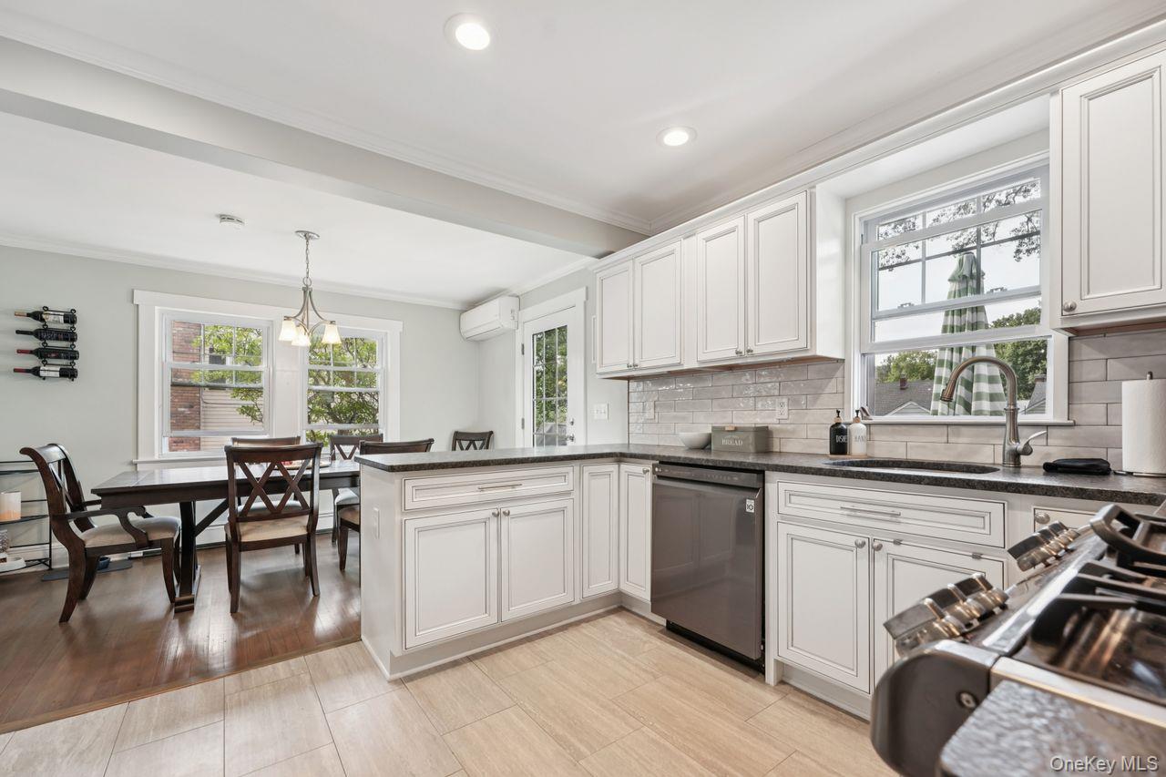 #8 photo, 3 James Street, Suffern , NY 10901