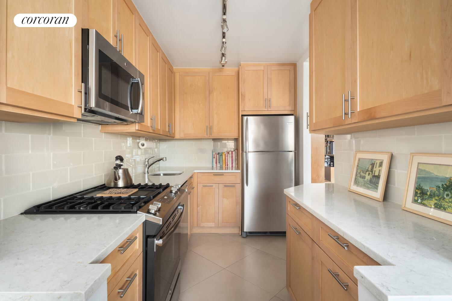 #6 photo, 392 CENTRAL Park W, マンハッタン Upper West Side , NY 10025