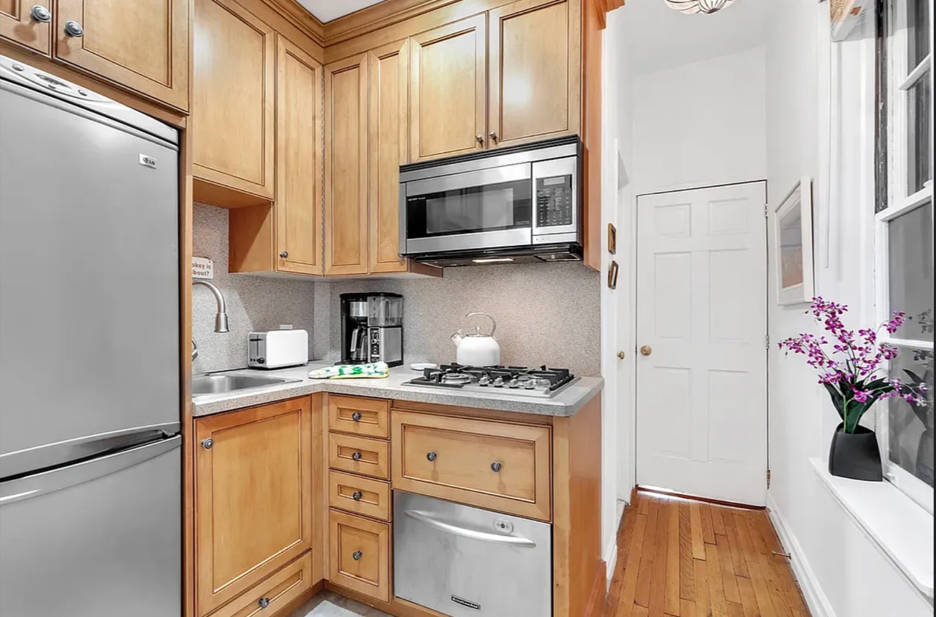 #3 photo, 227 E 87th Street, マンハッタン Upper East Side , NY 10128